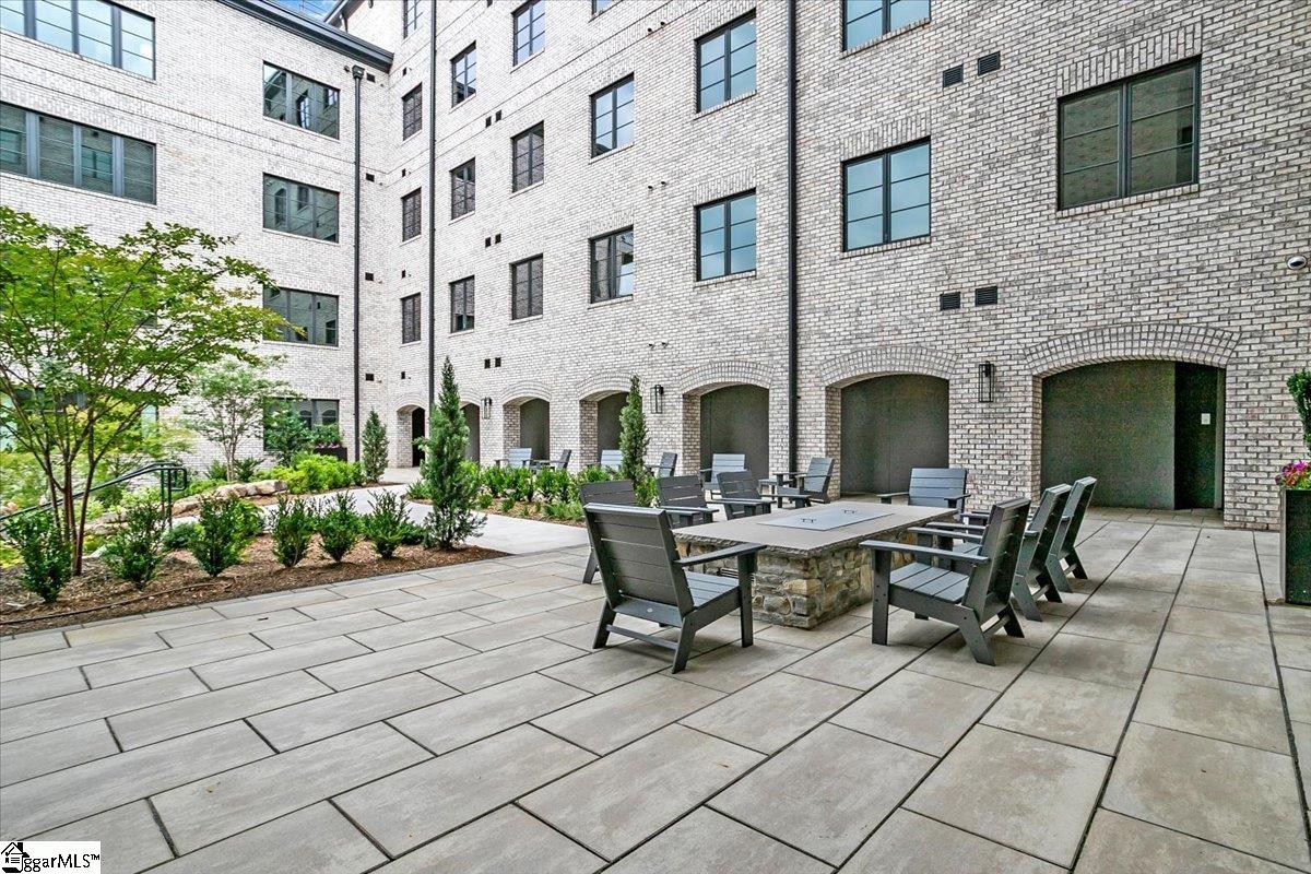 95 E Dr. David C. Francis St. Street UNIT Unit 303 Greenville, SC 29601