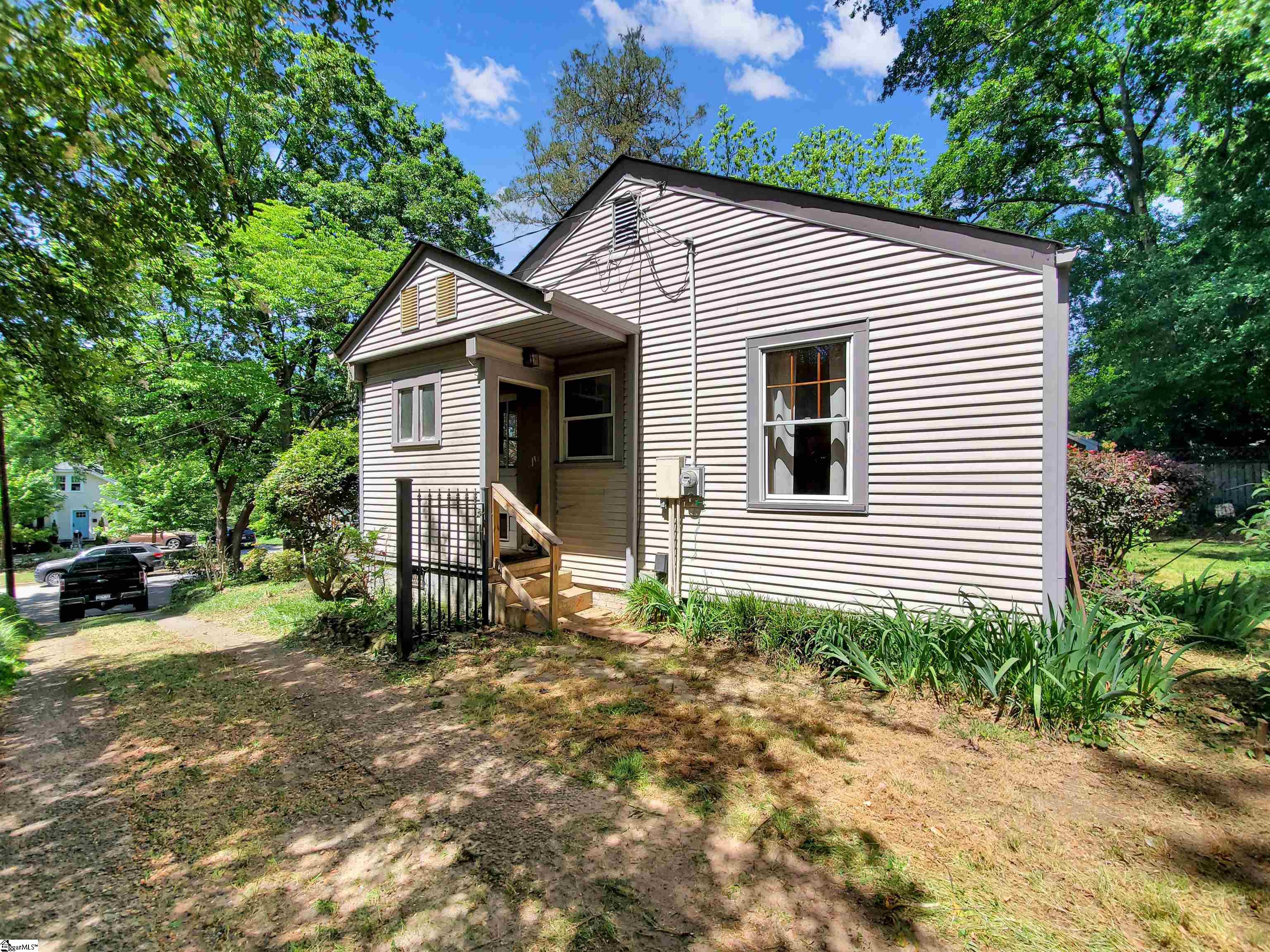 17 Arthur Avenue Greenville, SC 29605