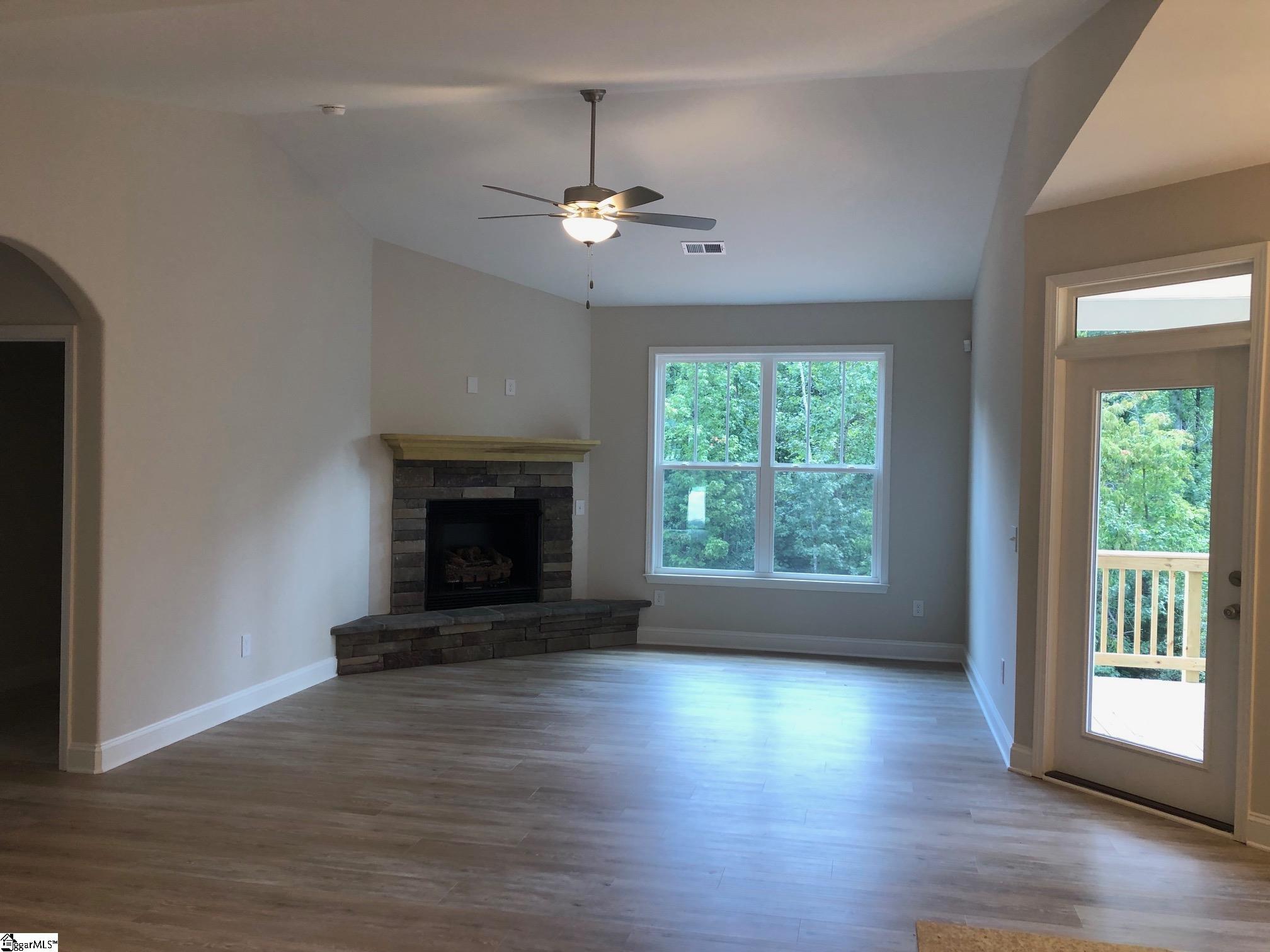 620 Forden Drive Wellford, SC 29385
