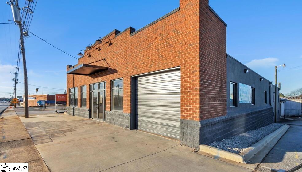 Homes for sale in Greenville, SC | 1215 Poinsett Hwy, Greenville, SC 29609 | MLS# 1491267