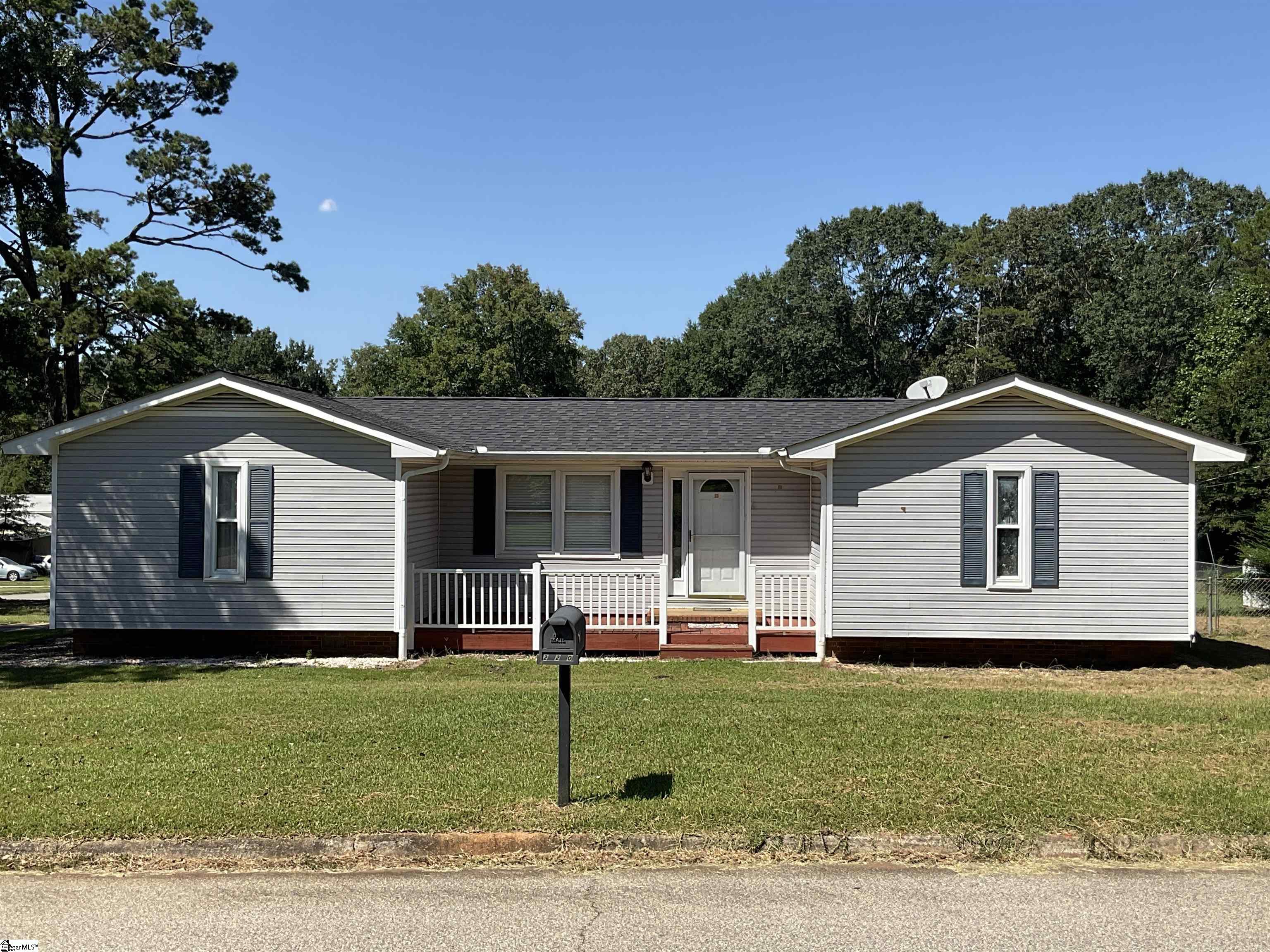 220 Larchwood Drive Simpsonville, SC 29680