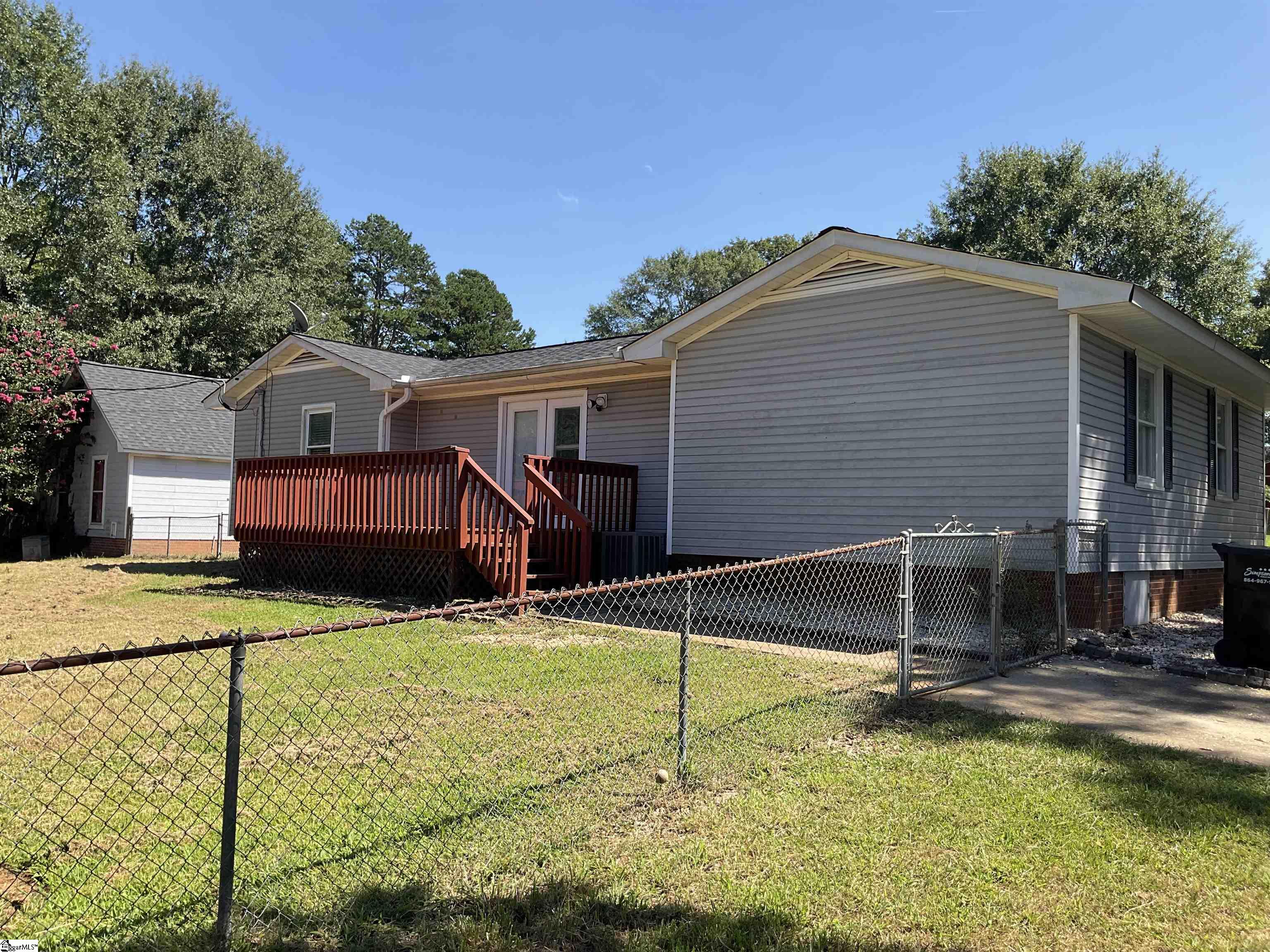 220 Larchwood Drive Simpsonville, SC 29680