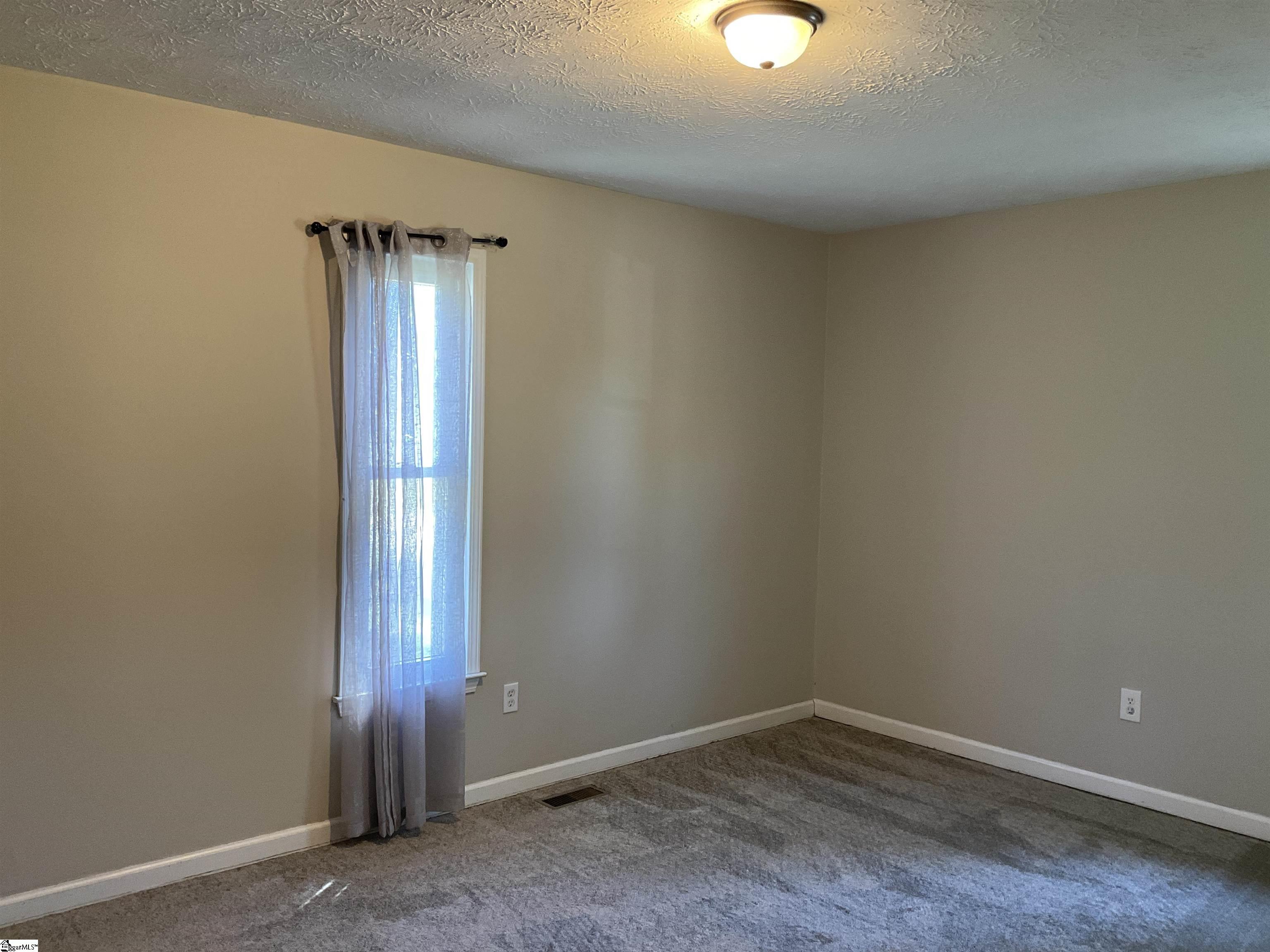 220 Larchwood Drive Simpsonville, SC 29680