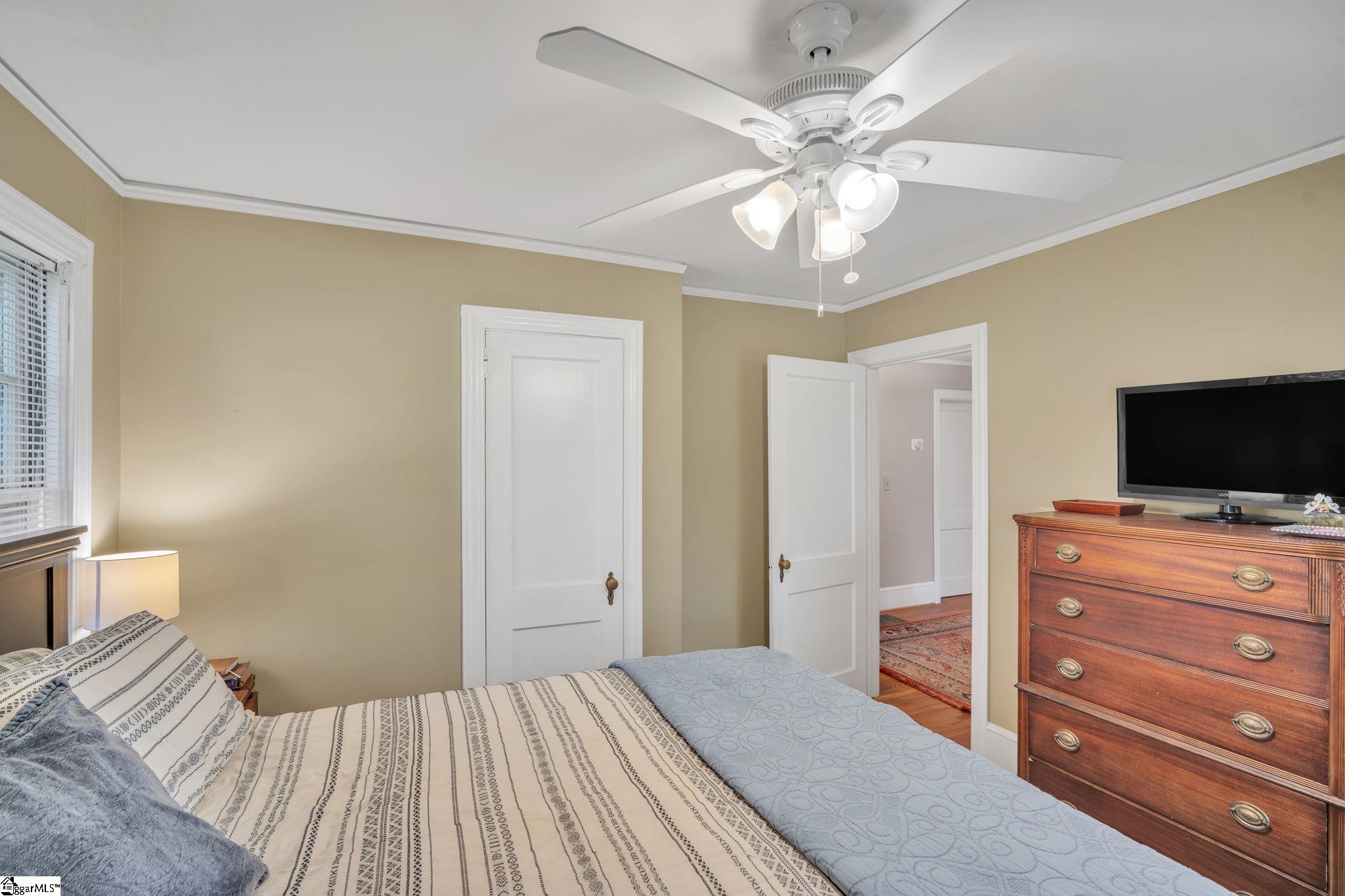8 N Avondale Drive