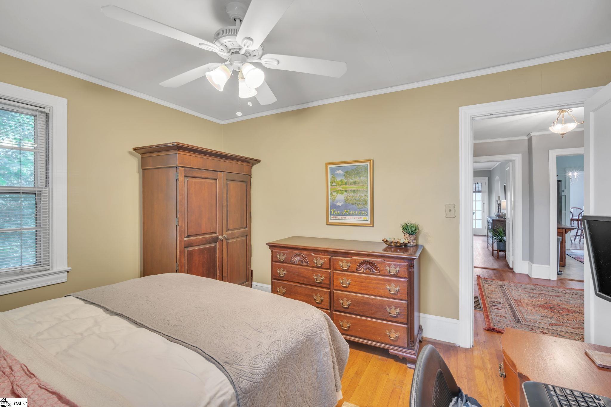 8 N Avondale Drive