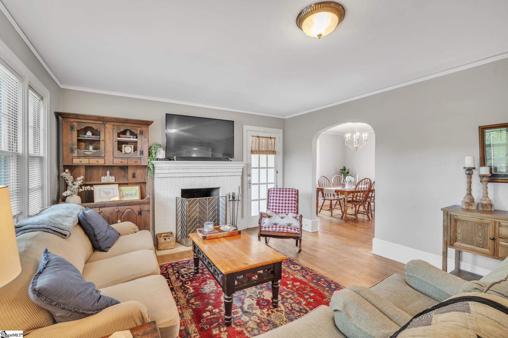 8 N Avondale Drive