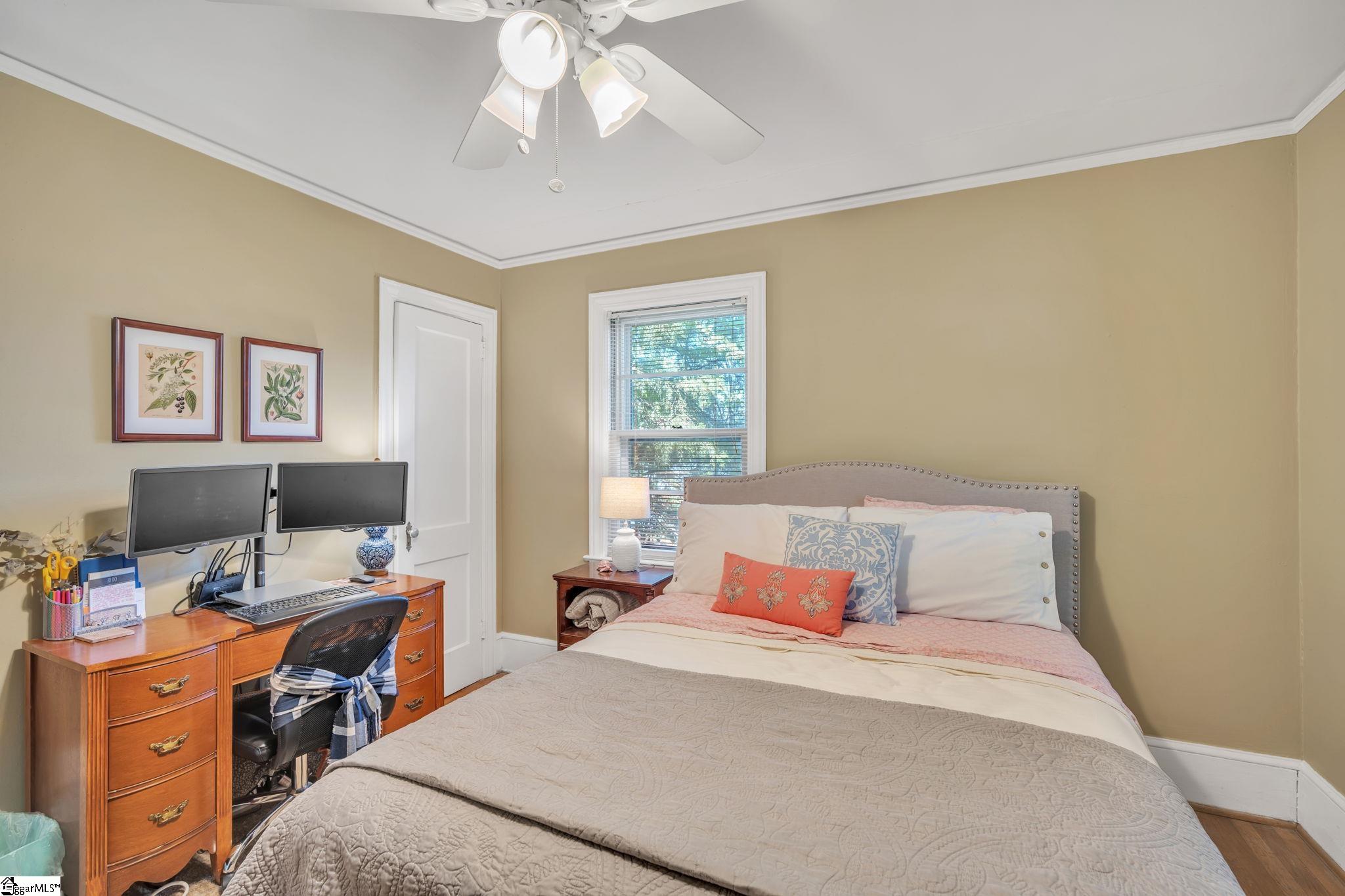 8 N Avondale Drive