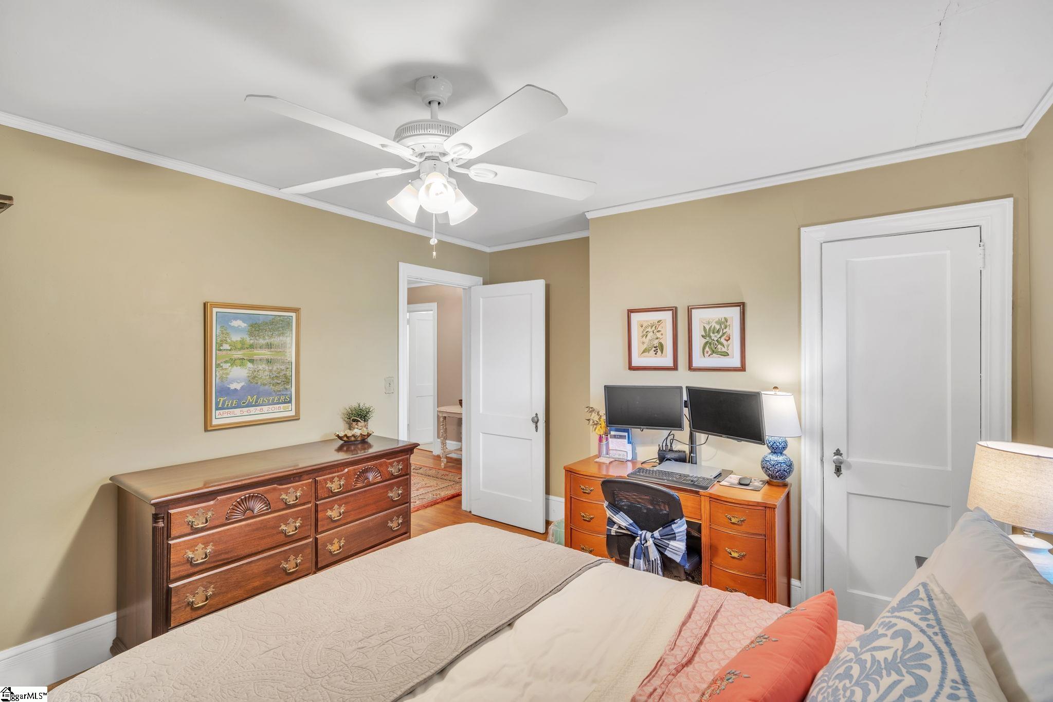 8 N Avondale Drive