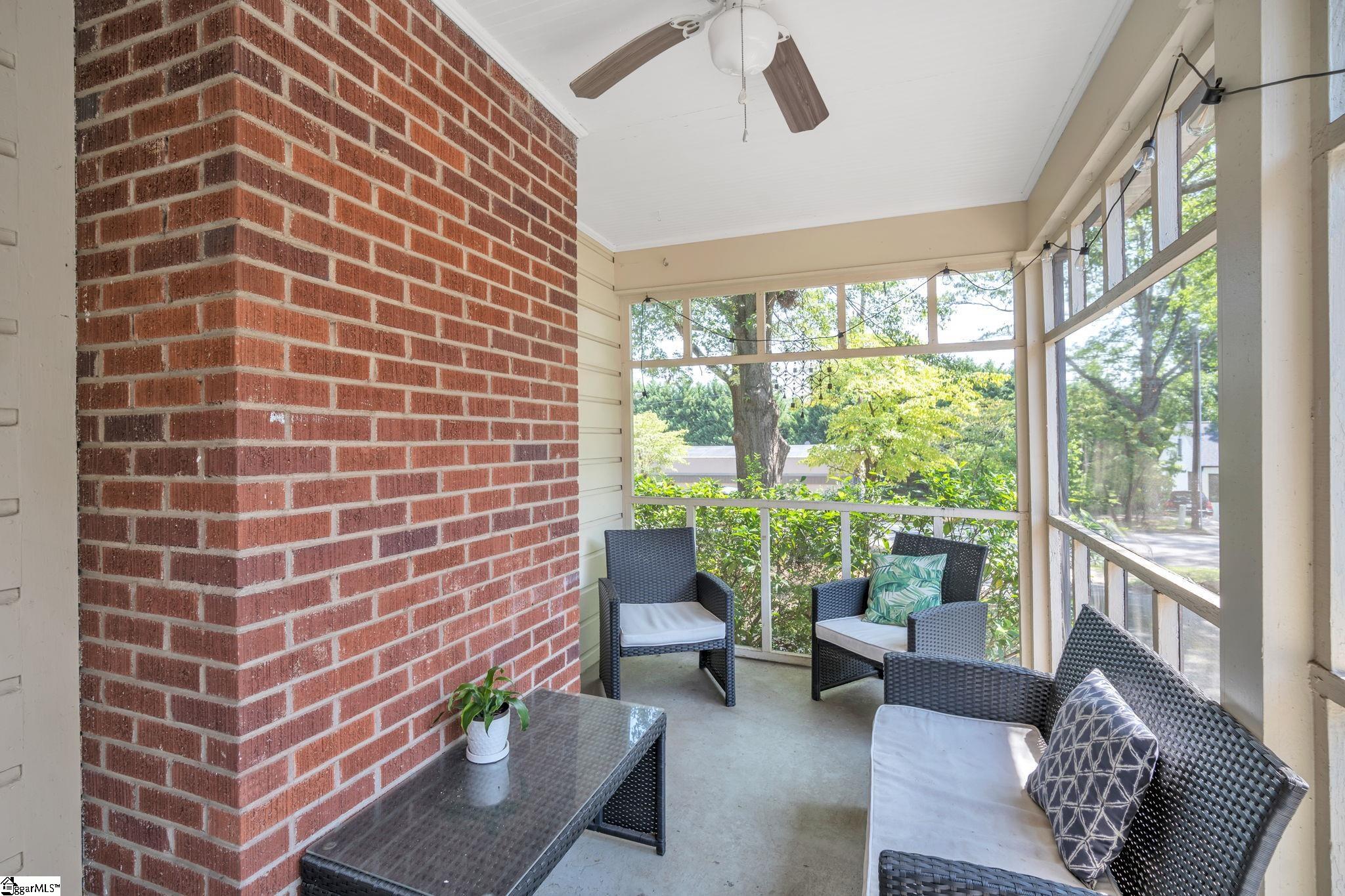 8 N Avondale Drive