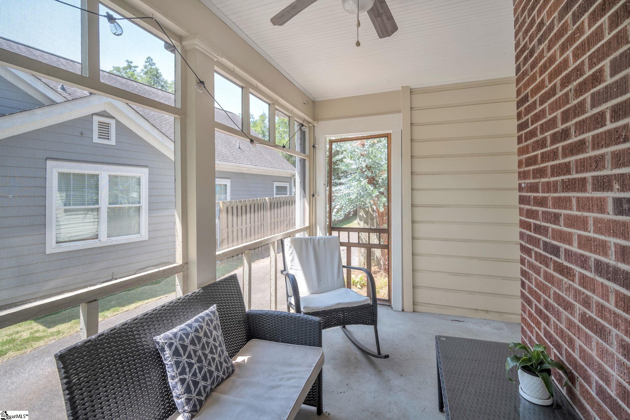 8 N Avondale Drive