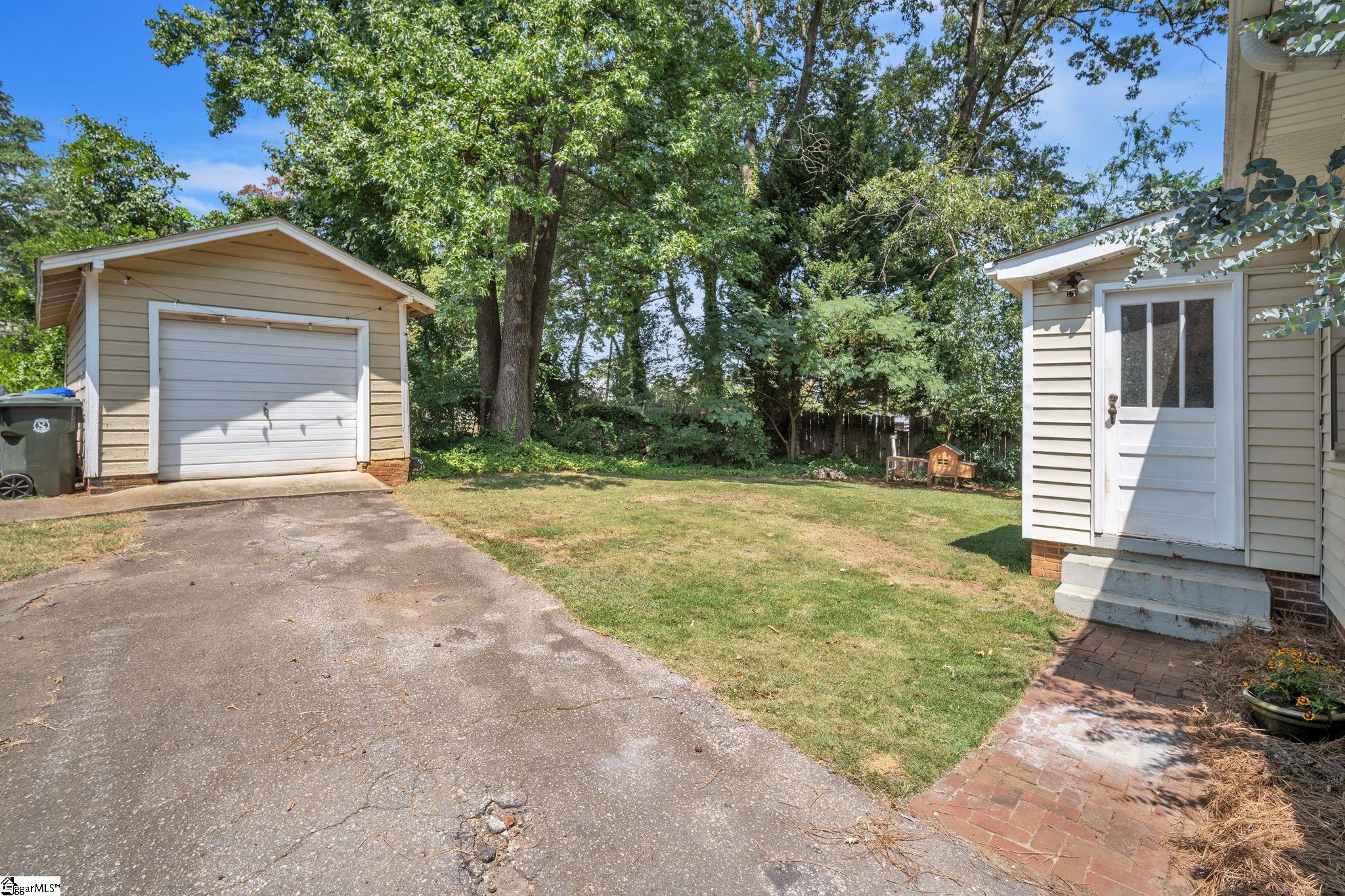 8 N Avondale Drive