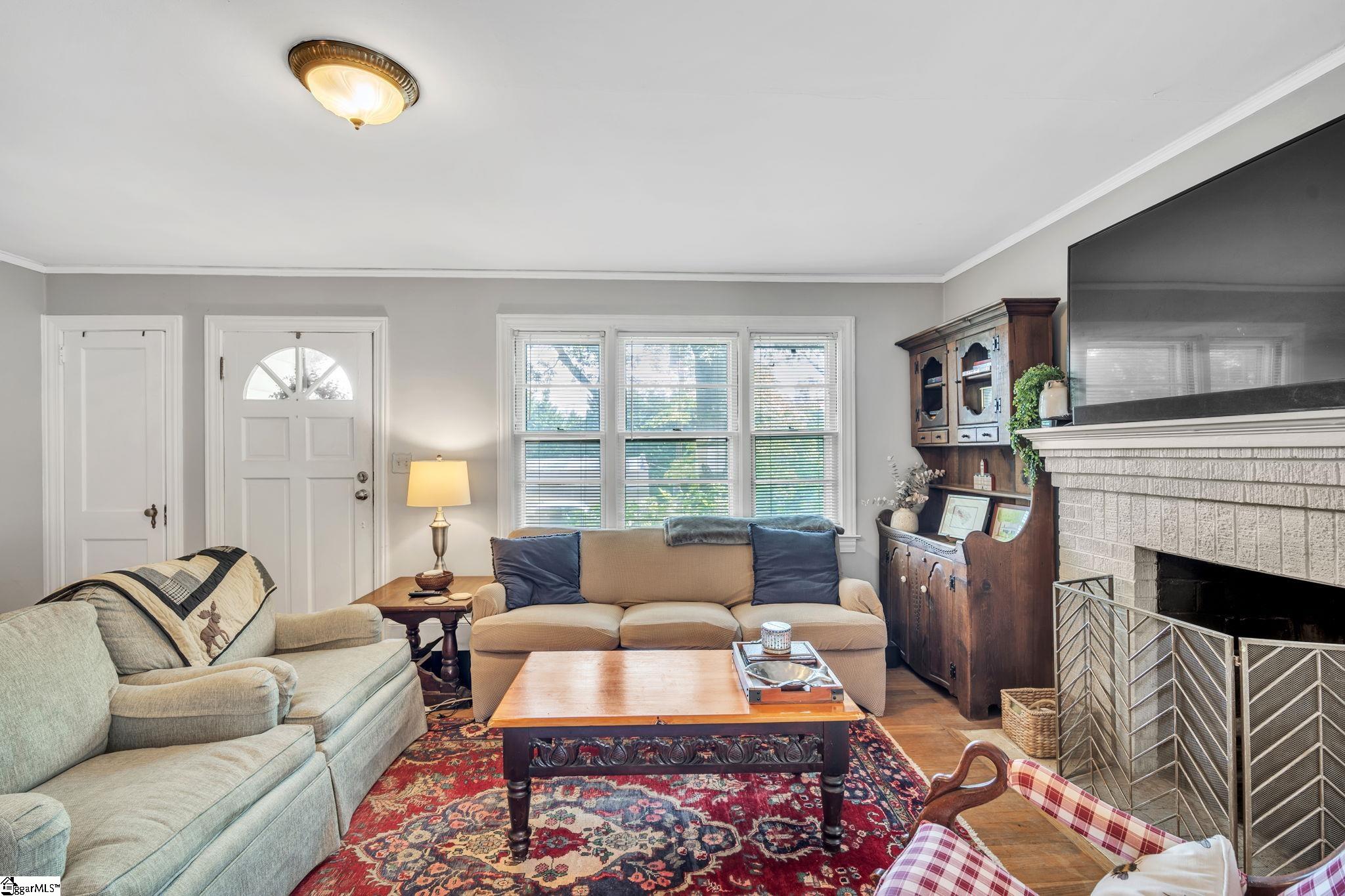 8 N Avondale Drive