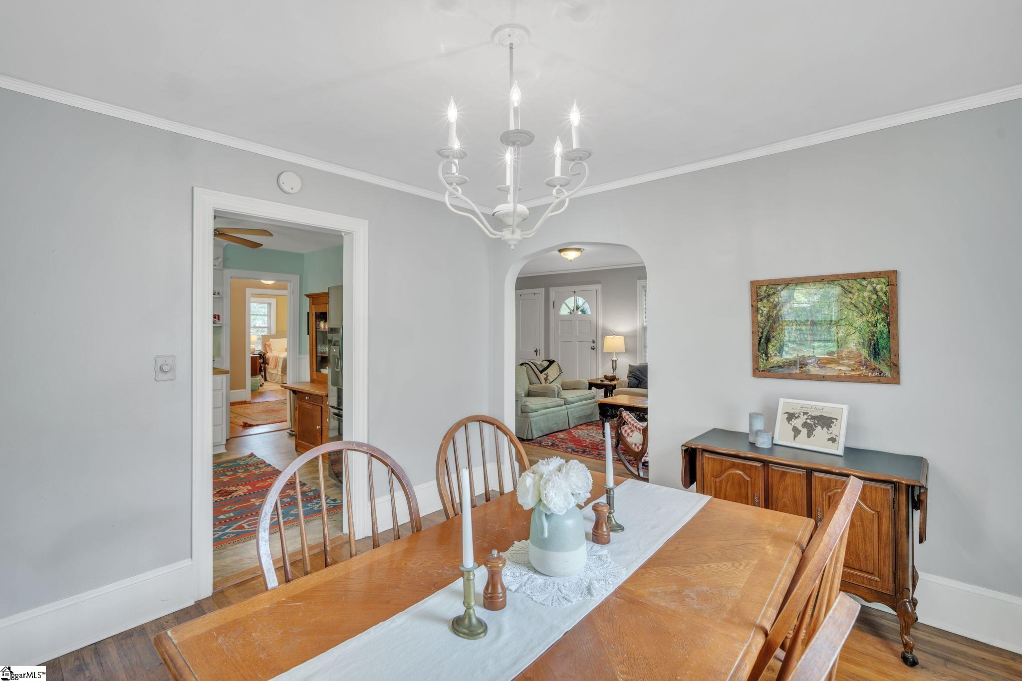 8 N Avondale Drive