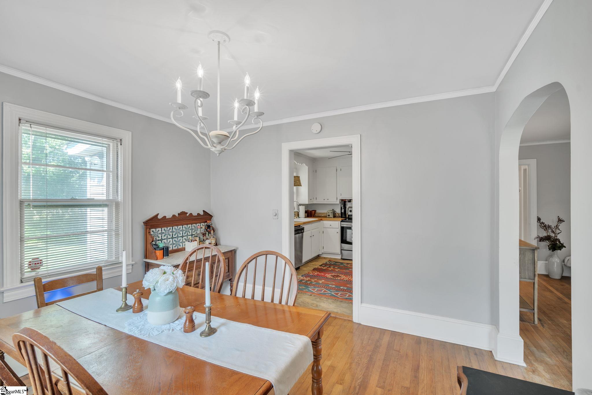 8 N Avondale Drive