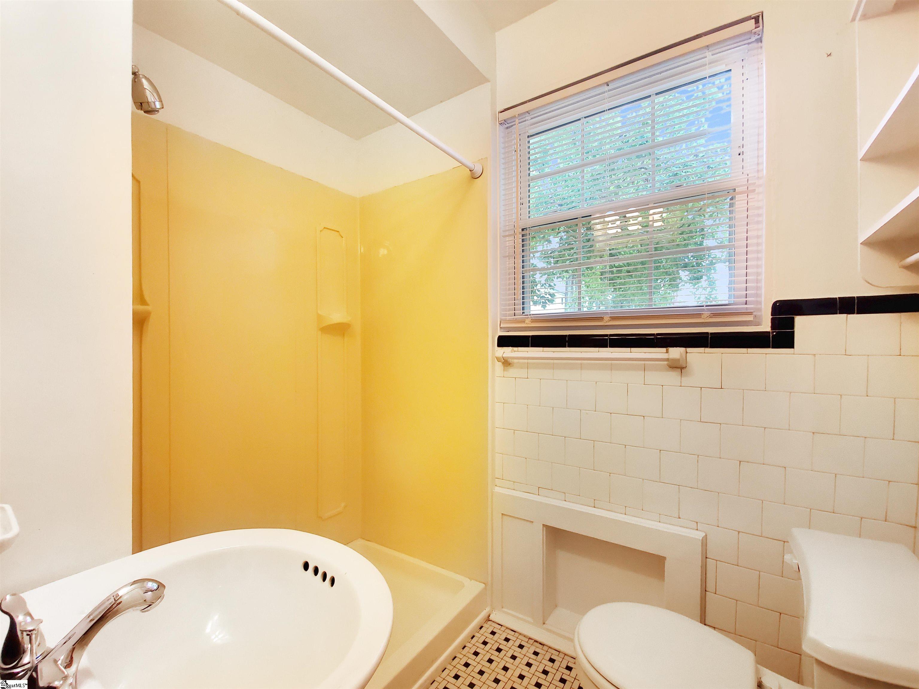 100 Lewis Drive UNIT Unit 21-G Greenville, SC 29605