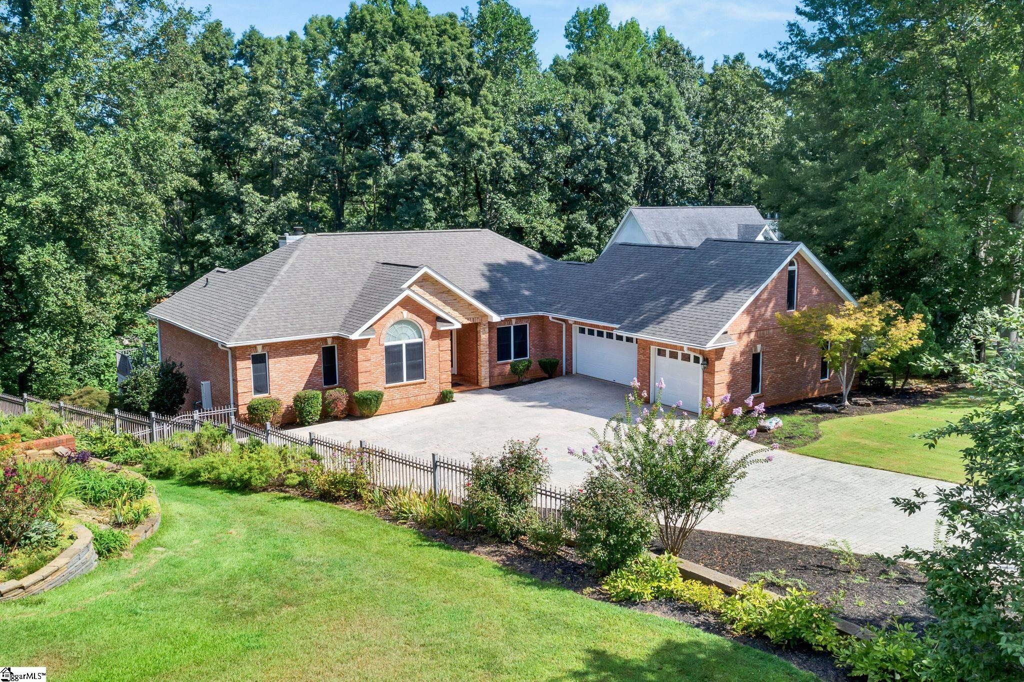 Homes for sale in Seneca, SC | 209 Amethyst Wy, Seneca, SC 29672 | MLS# 1507765