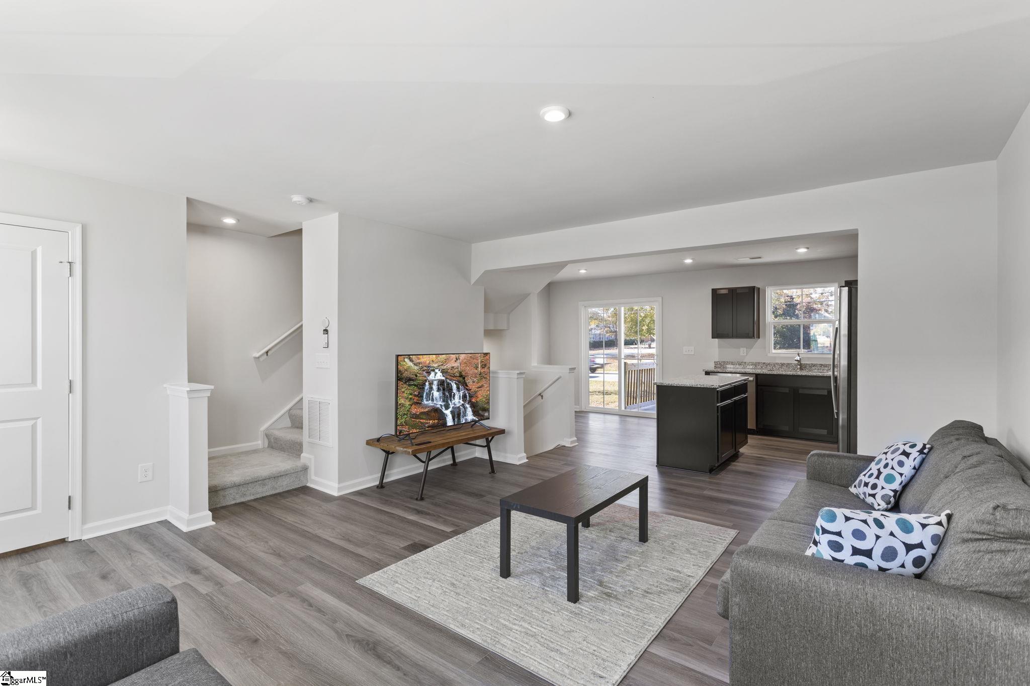 32 Verdant Leaf Way Greenville, SC 29617