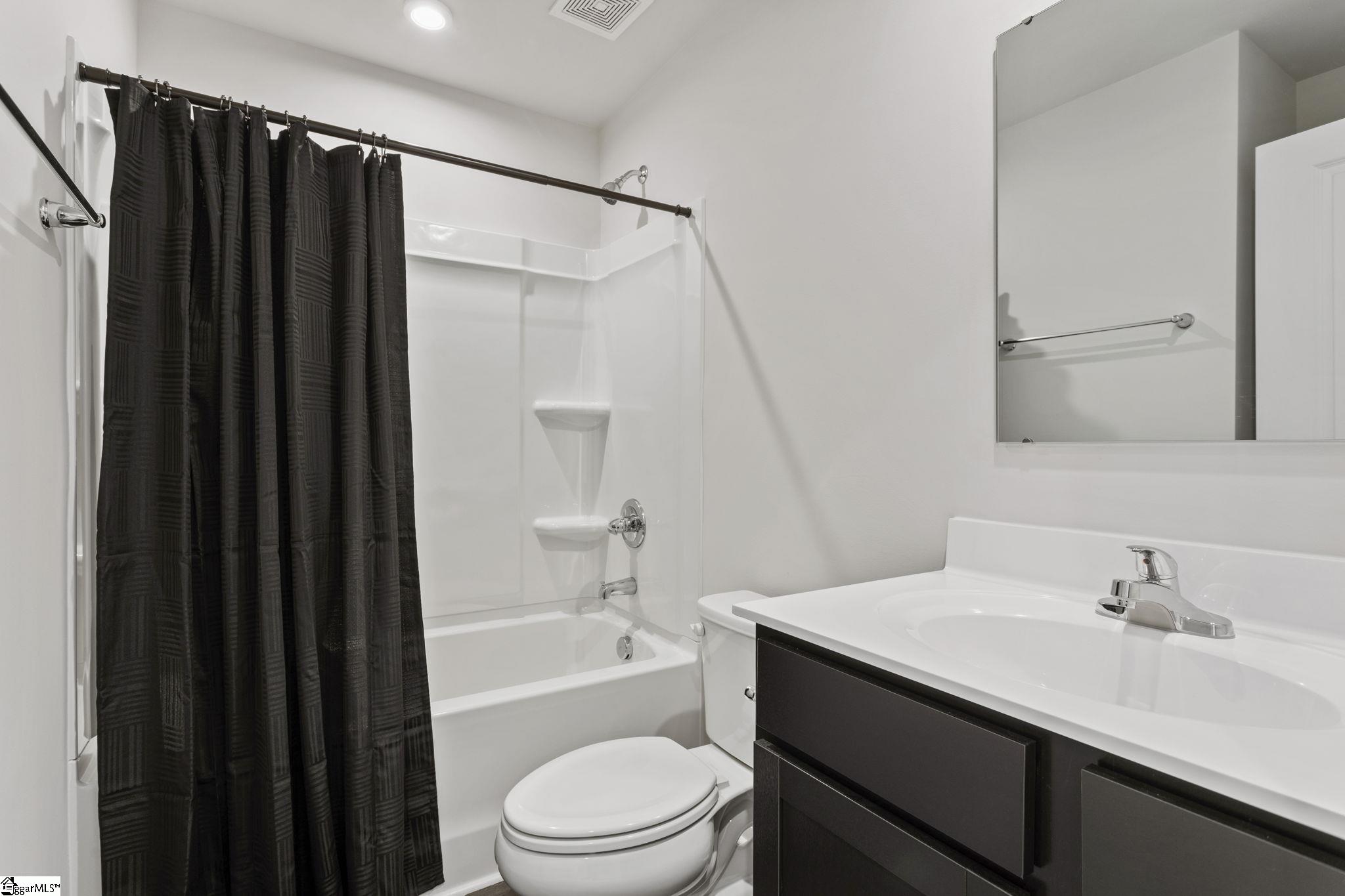 32 Verdant Leaf Way Greenville, SC 29617
