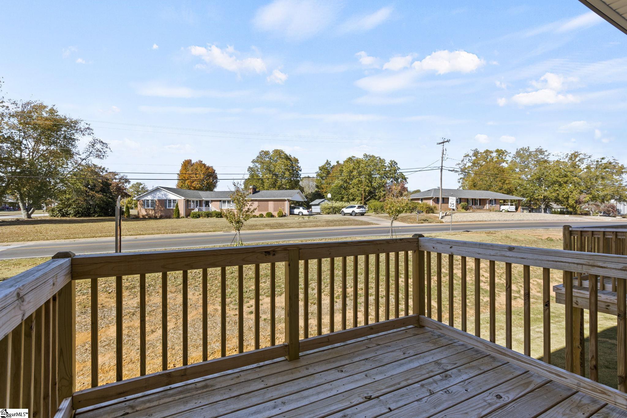 32 Verdant Leaf Way Greenville, SC 29617