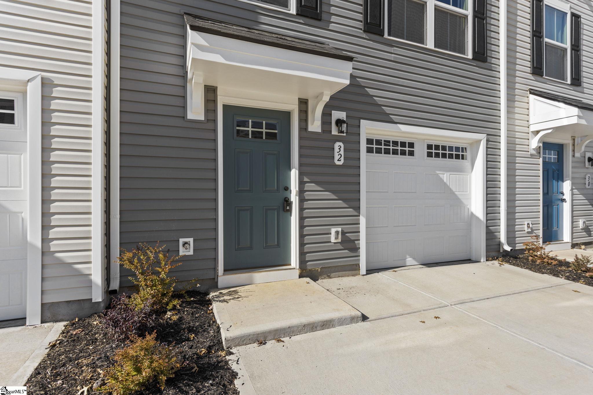 32 Verdant Leaf Way Greenville, SC 29617