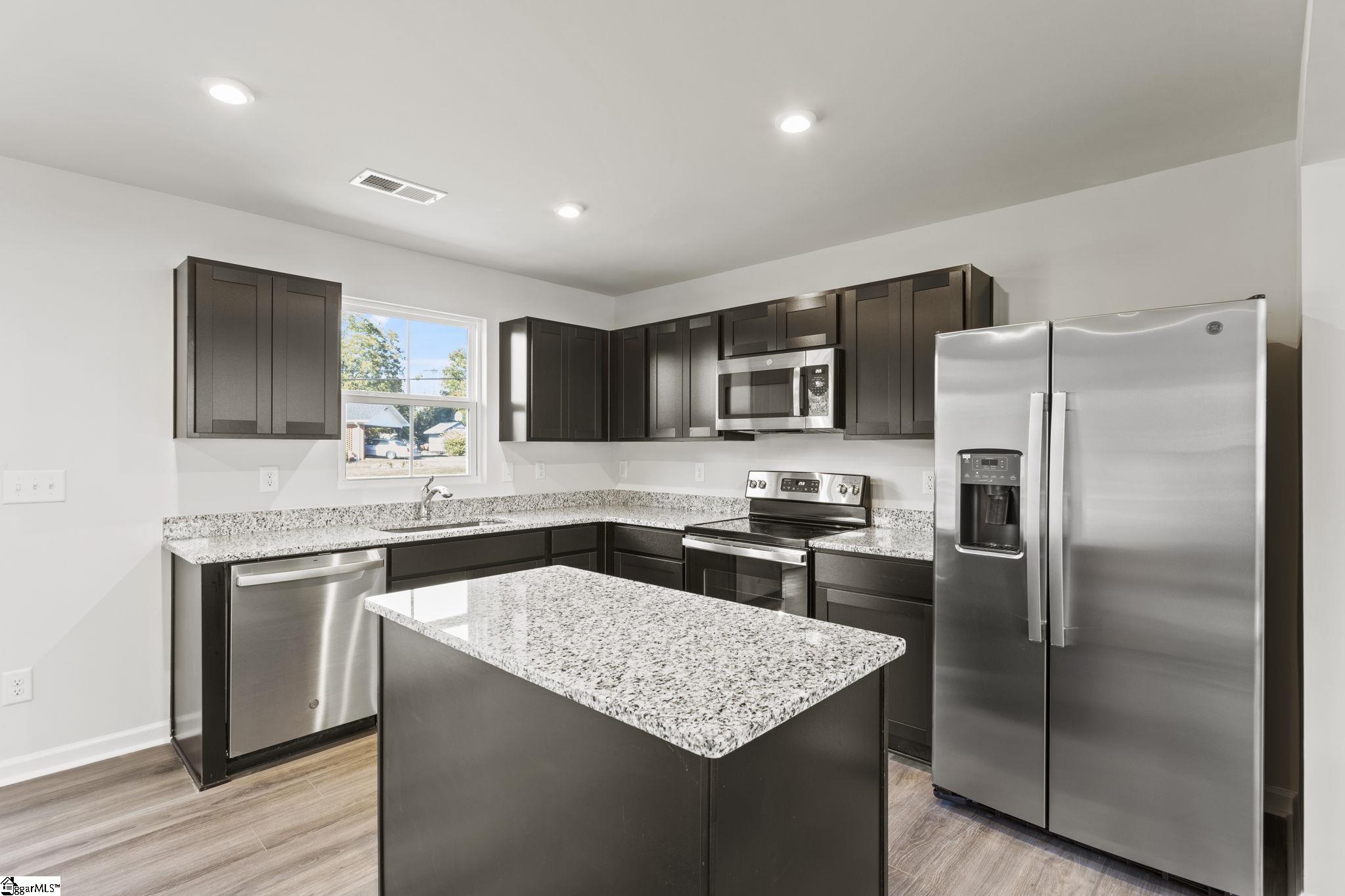 32 Verdant Leaf Way Greenville, SC 29617