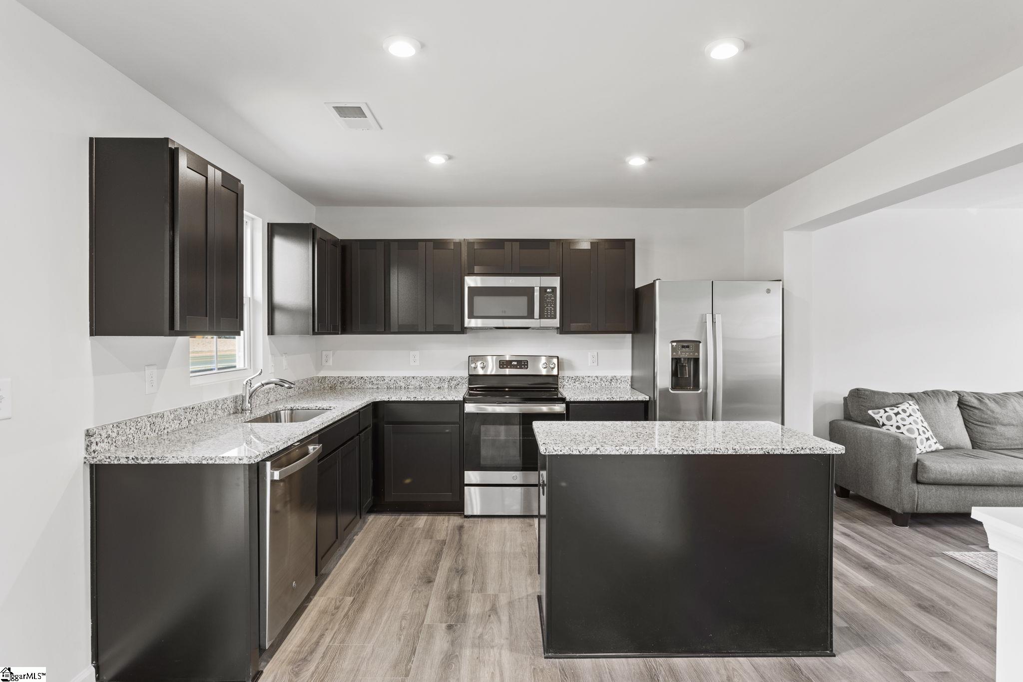 32 Verdant Leaf Way Greenville, SC 29617