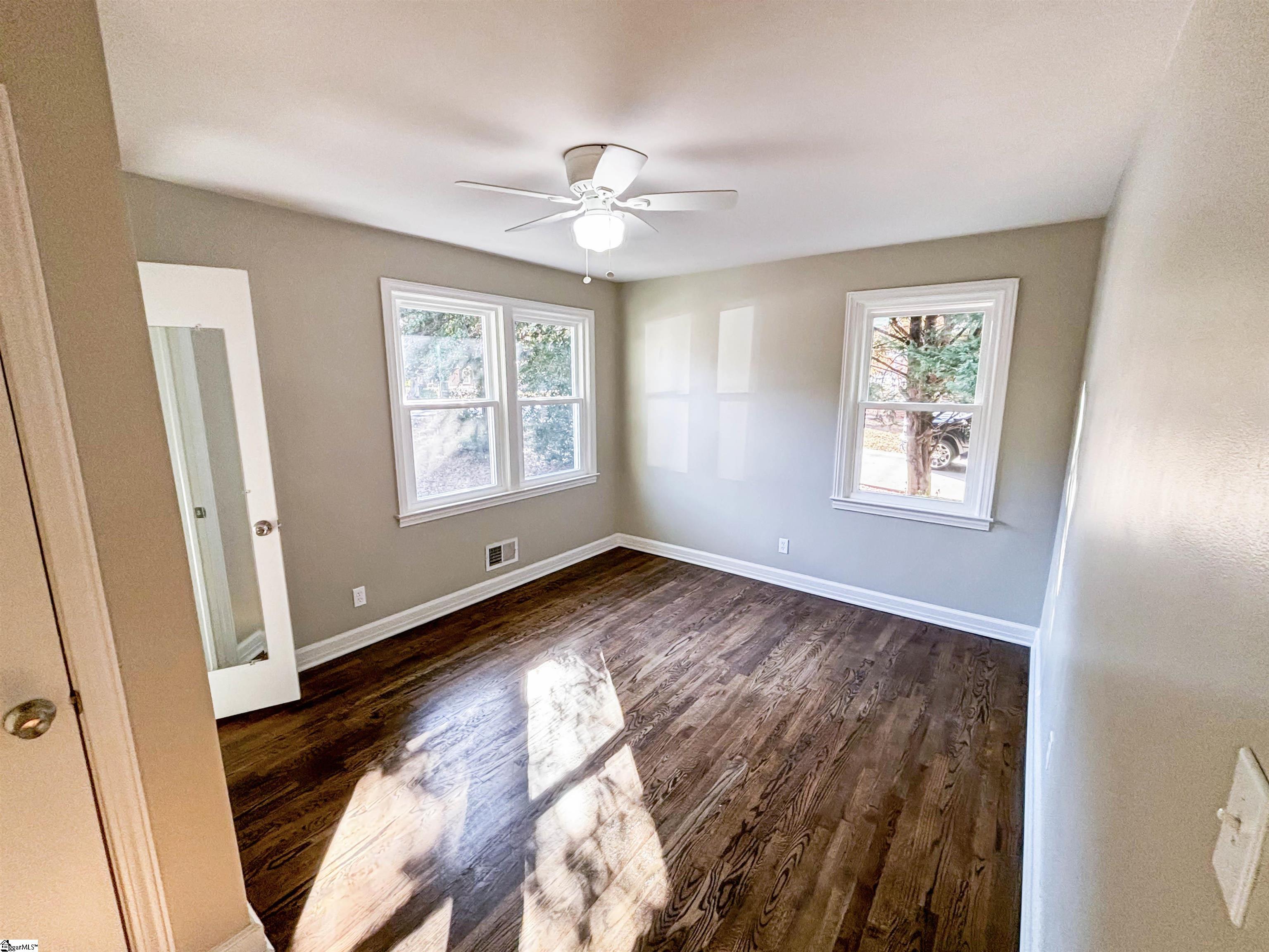 1115 E Lee Road Taylors, SC 29687