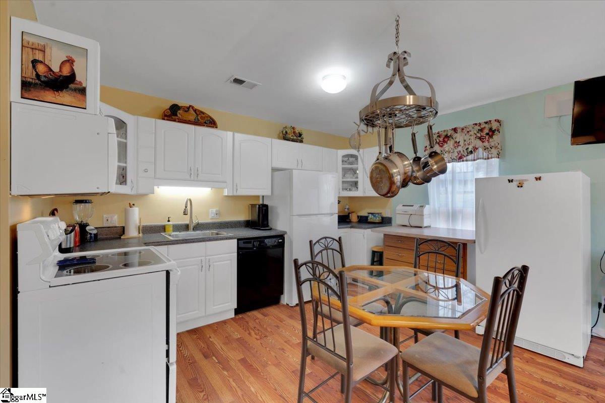 11 Dottie Court