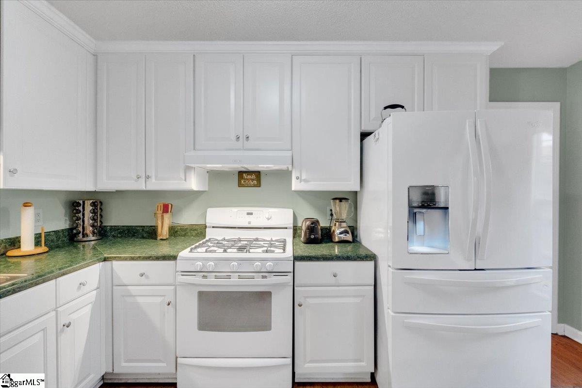 11 Dottie Court