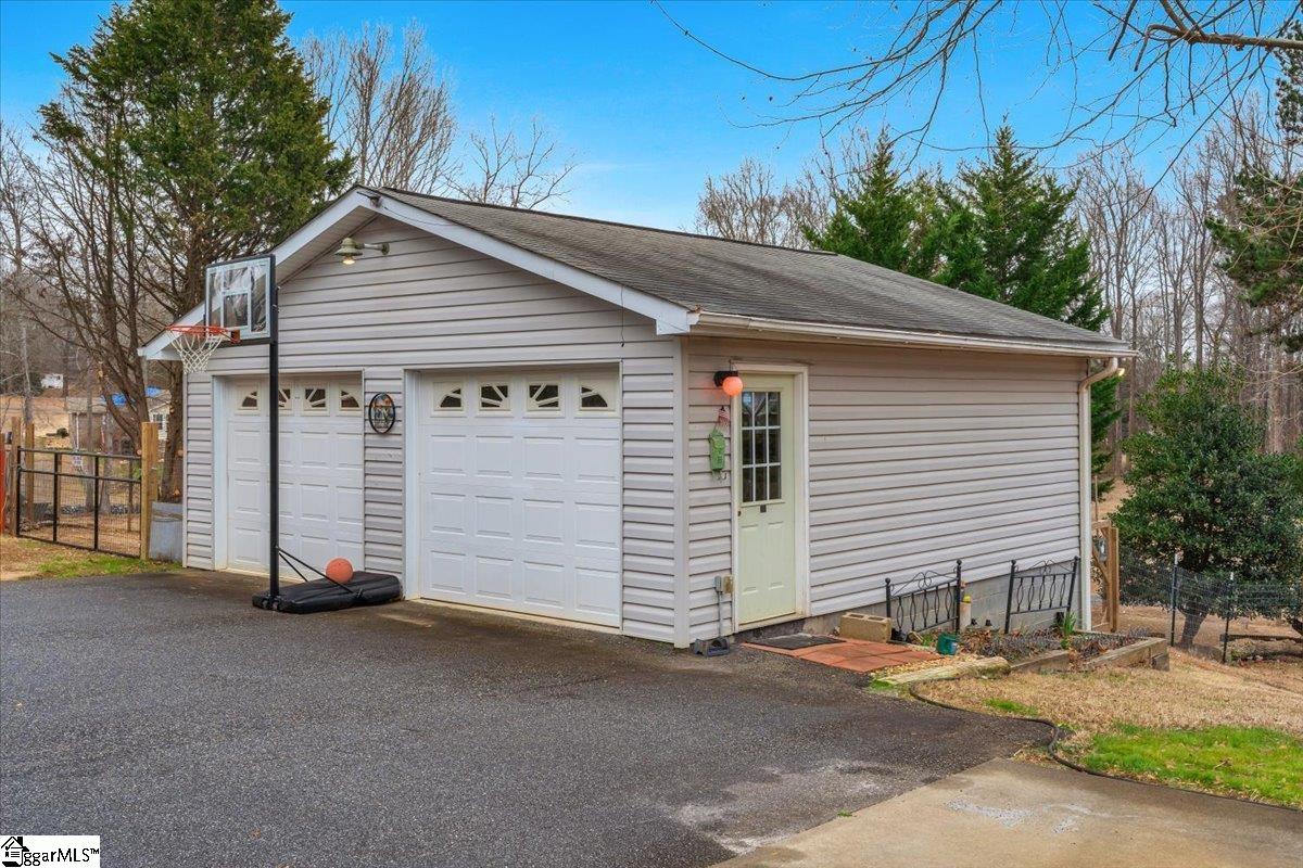 11 Dottie Court