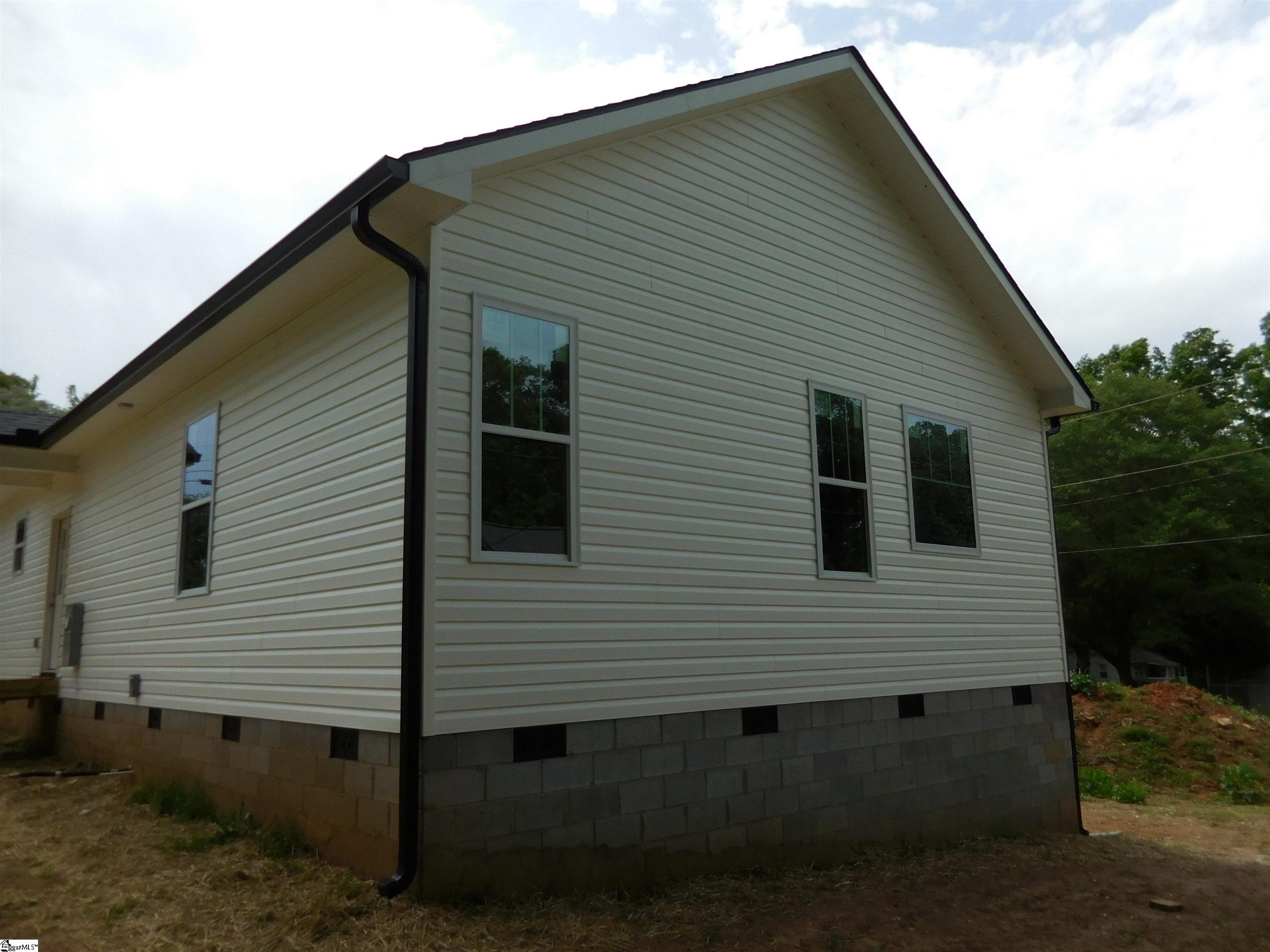 504 Greenlea Street Spartanburg, SC 29306