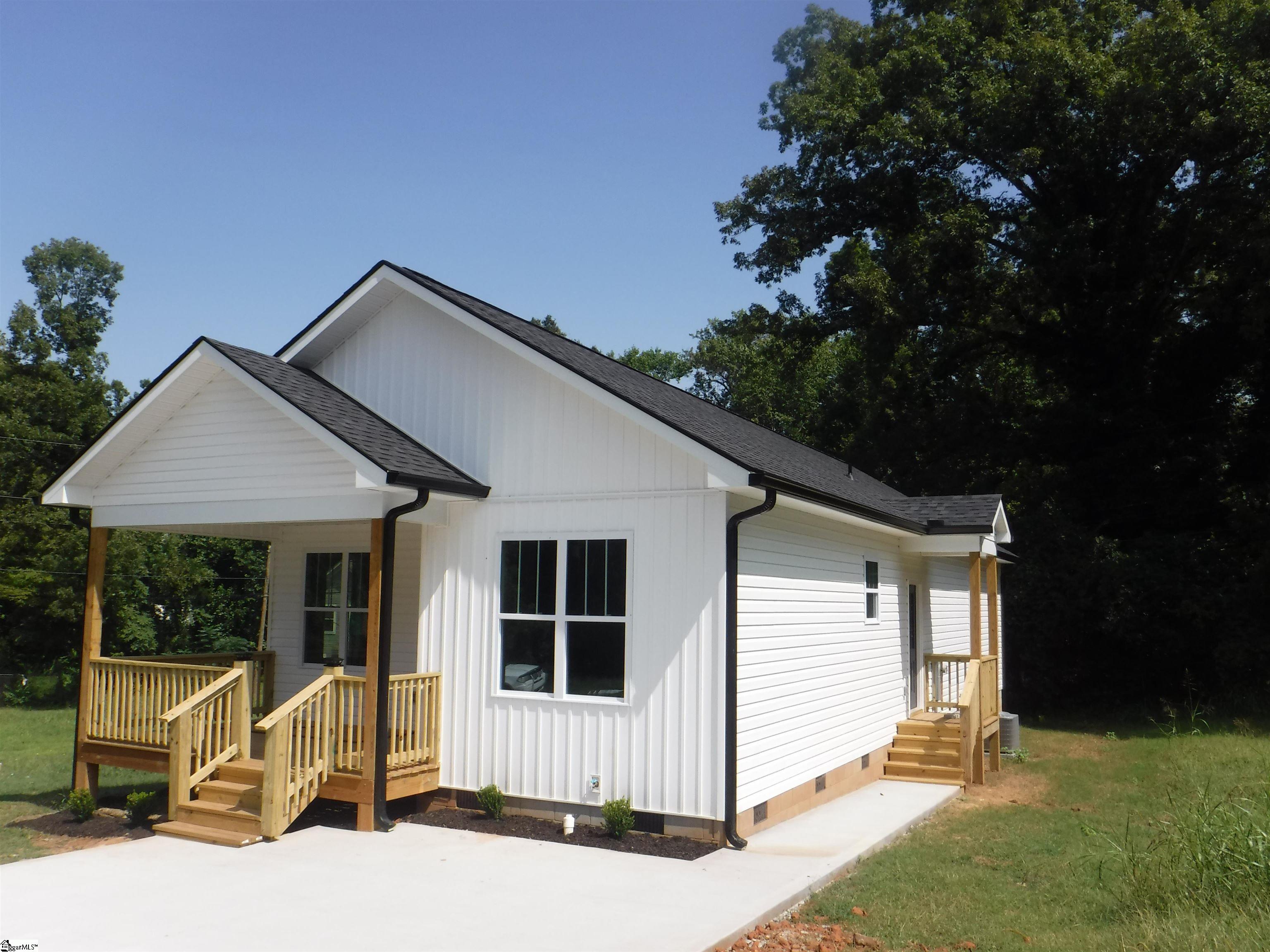 504 Greenlea Street Spartanburg, SC 29306
