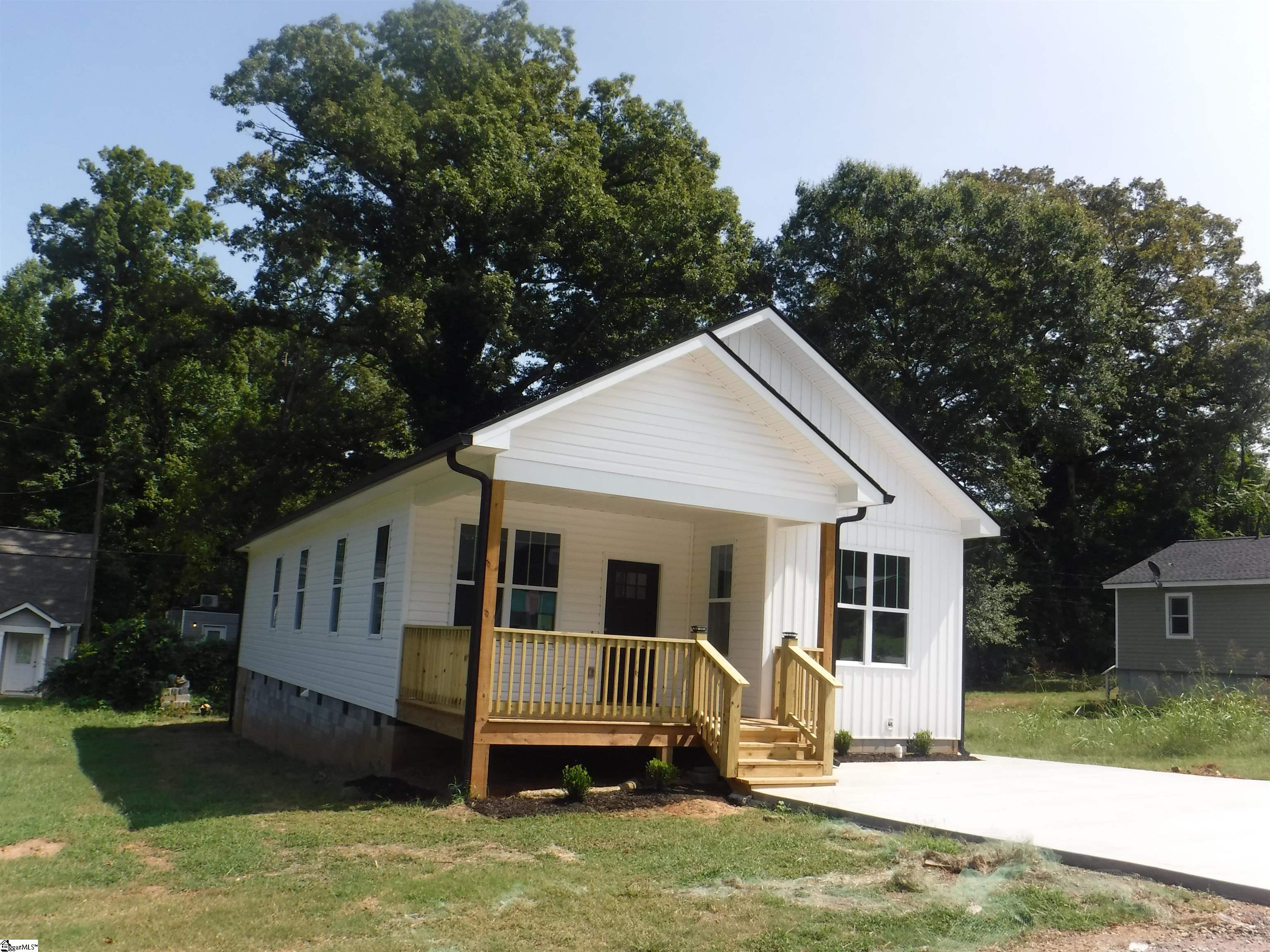 504 Greenlea Street Spartanburg, SC 29306