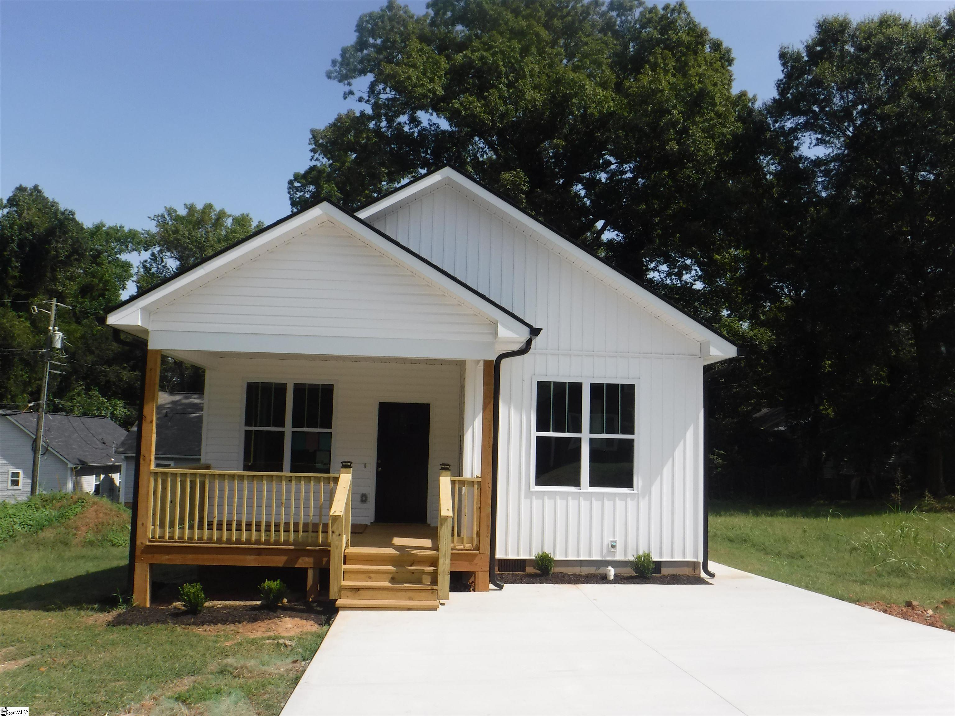 504 Greenlea Street Spartanburg, SC 29306