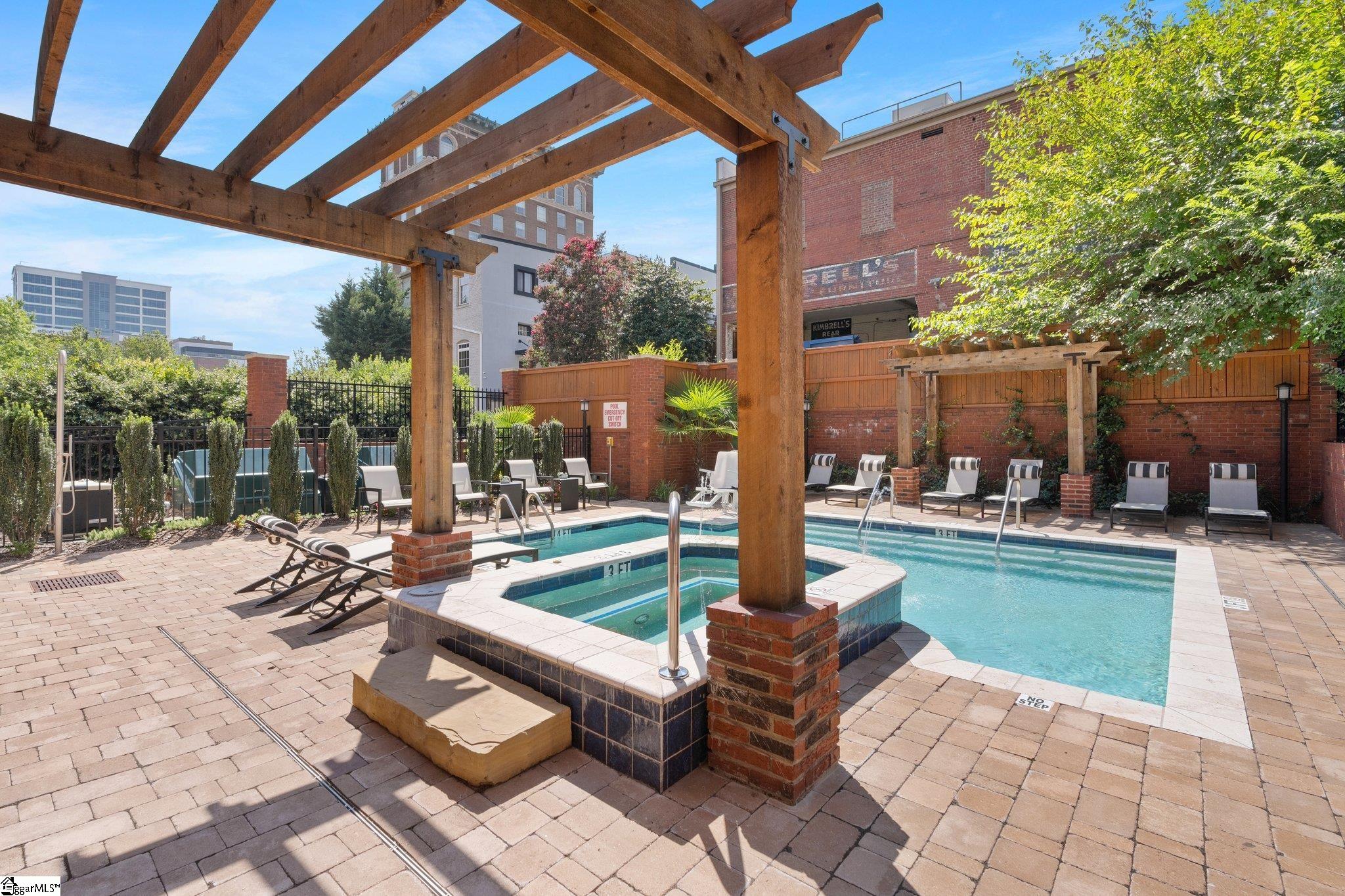 98 E McBee Avenue UNIT Unit 201 Greenville, SC 29601