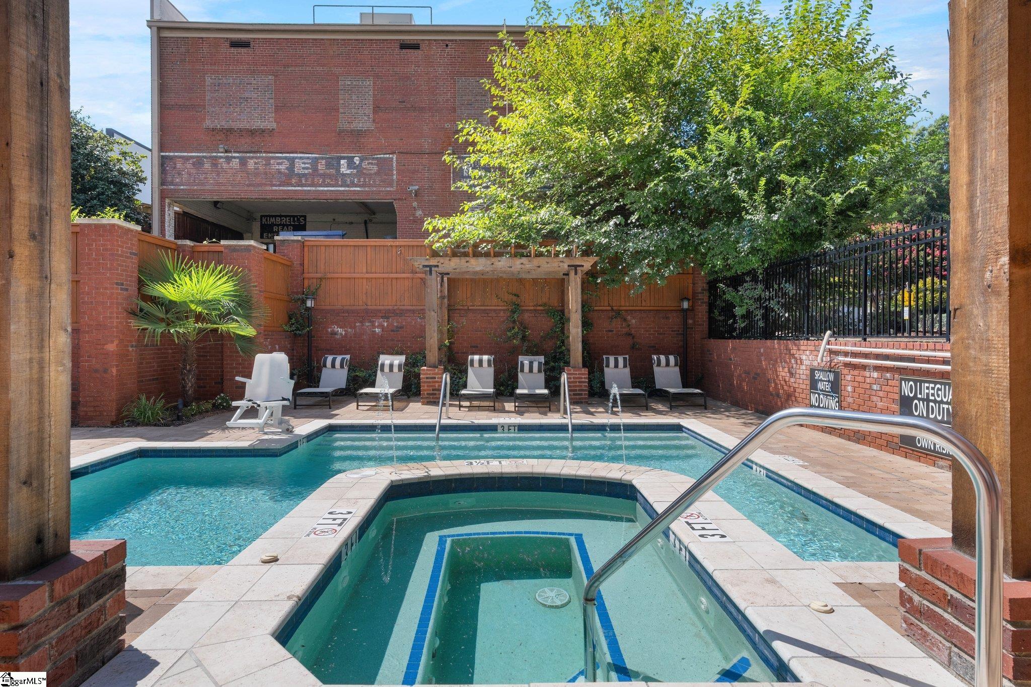 98 E McBee Avenue UNIT Unit 201 Greenville, SC 29601