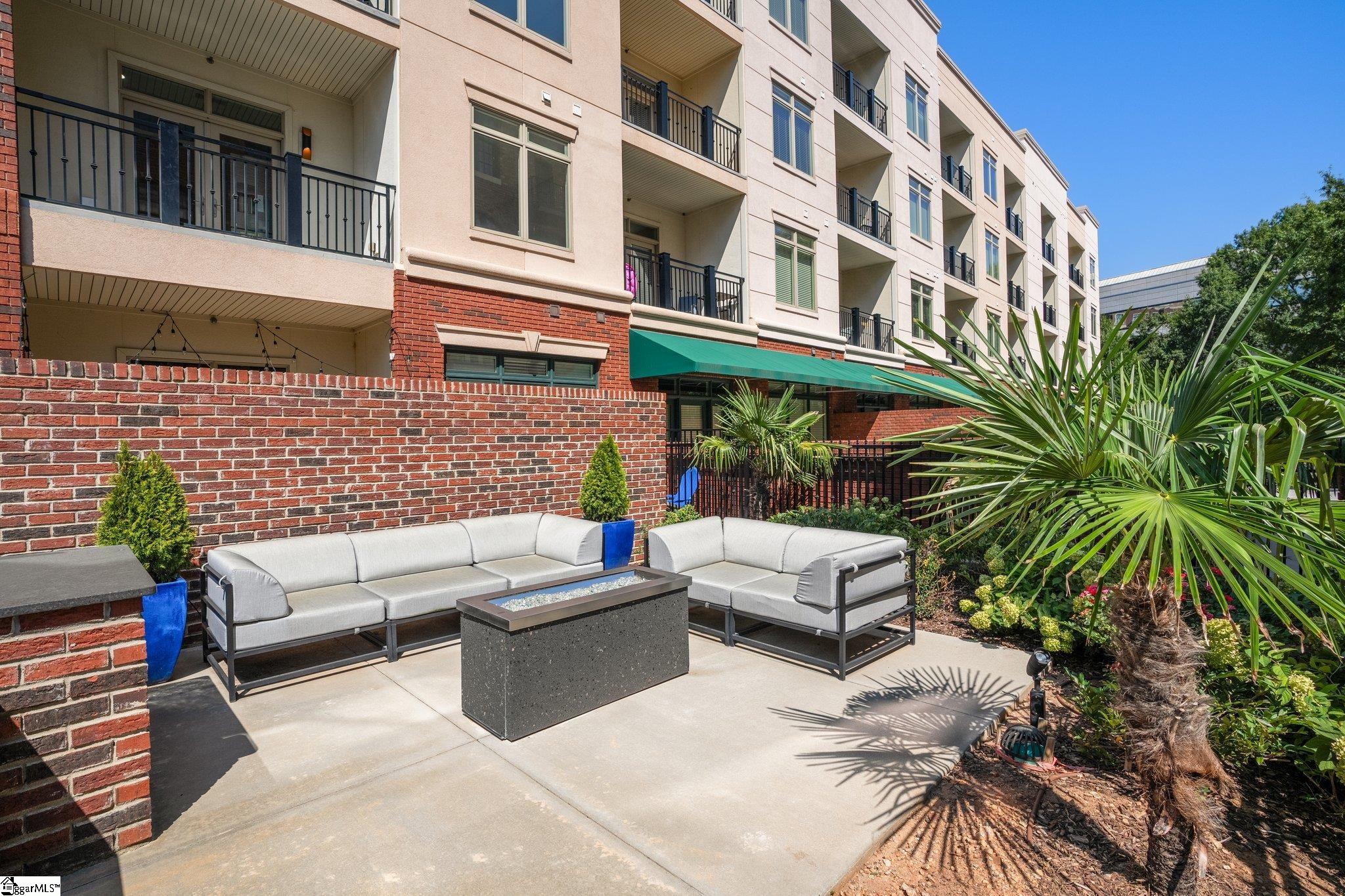 98 E McBee Avenue UNIT Unit 201 Greenville, SC 29601