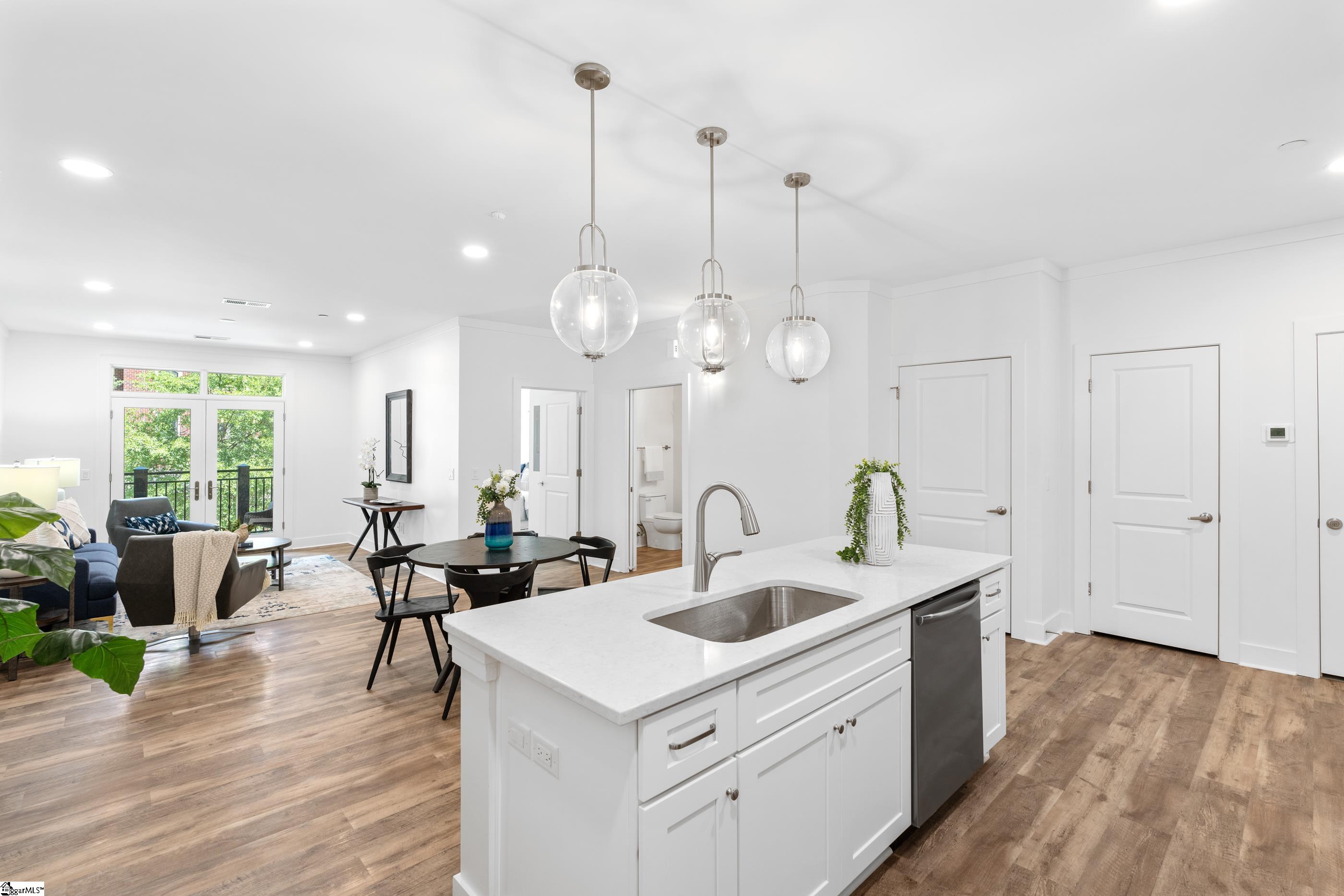 98 E McBee Avenue UNIT Unit 201 Greenville, SC 29601