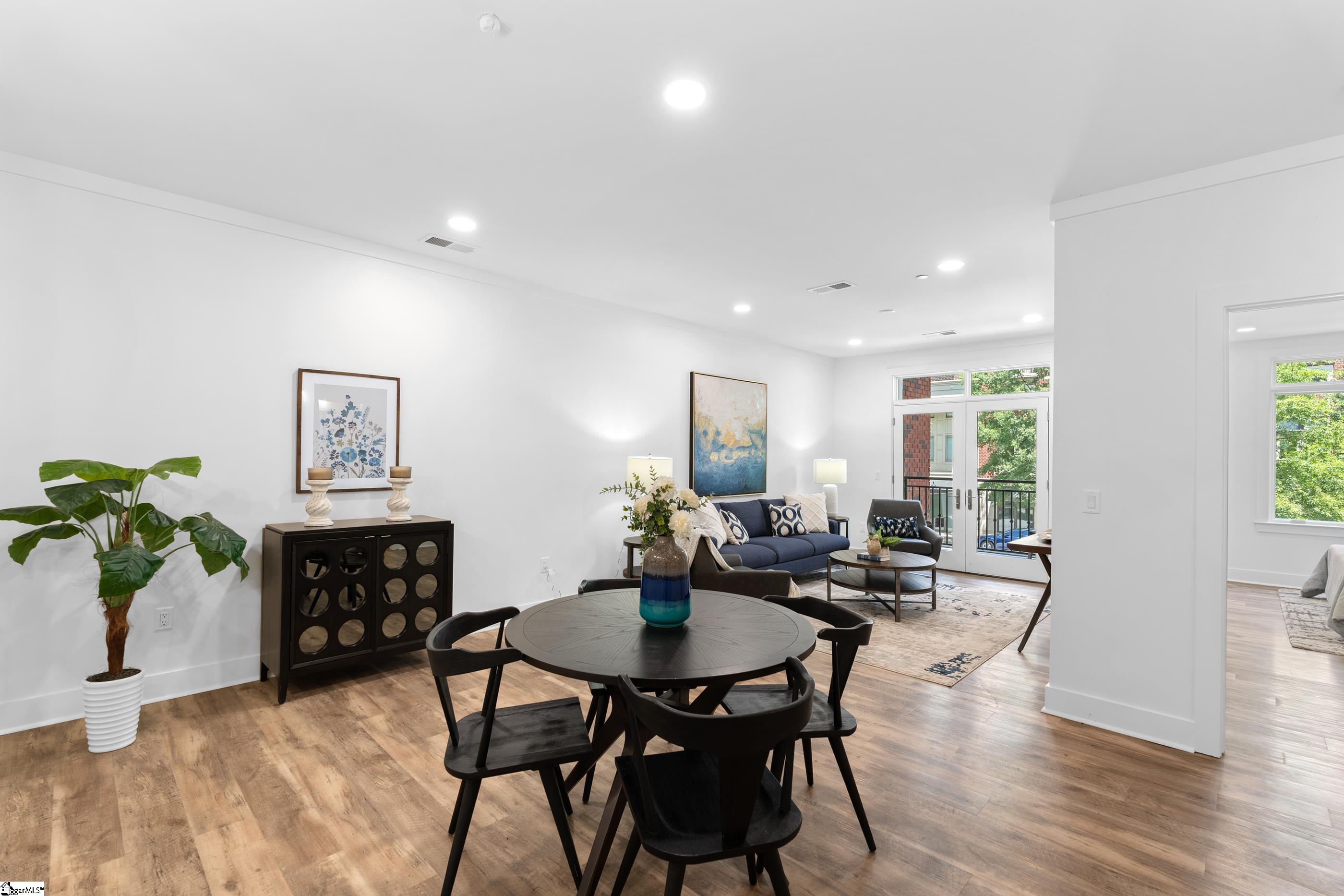 98 E McBee Avenue UNIT Unit 201 Greenville, SC 29601