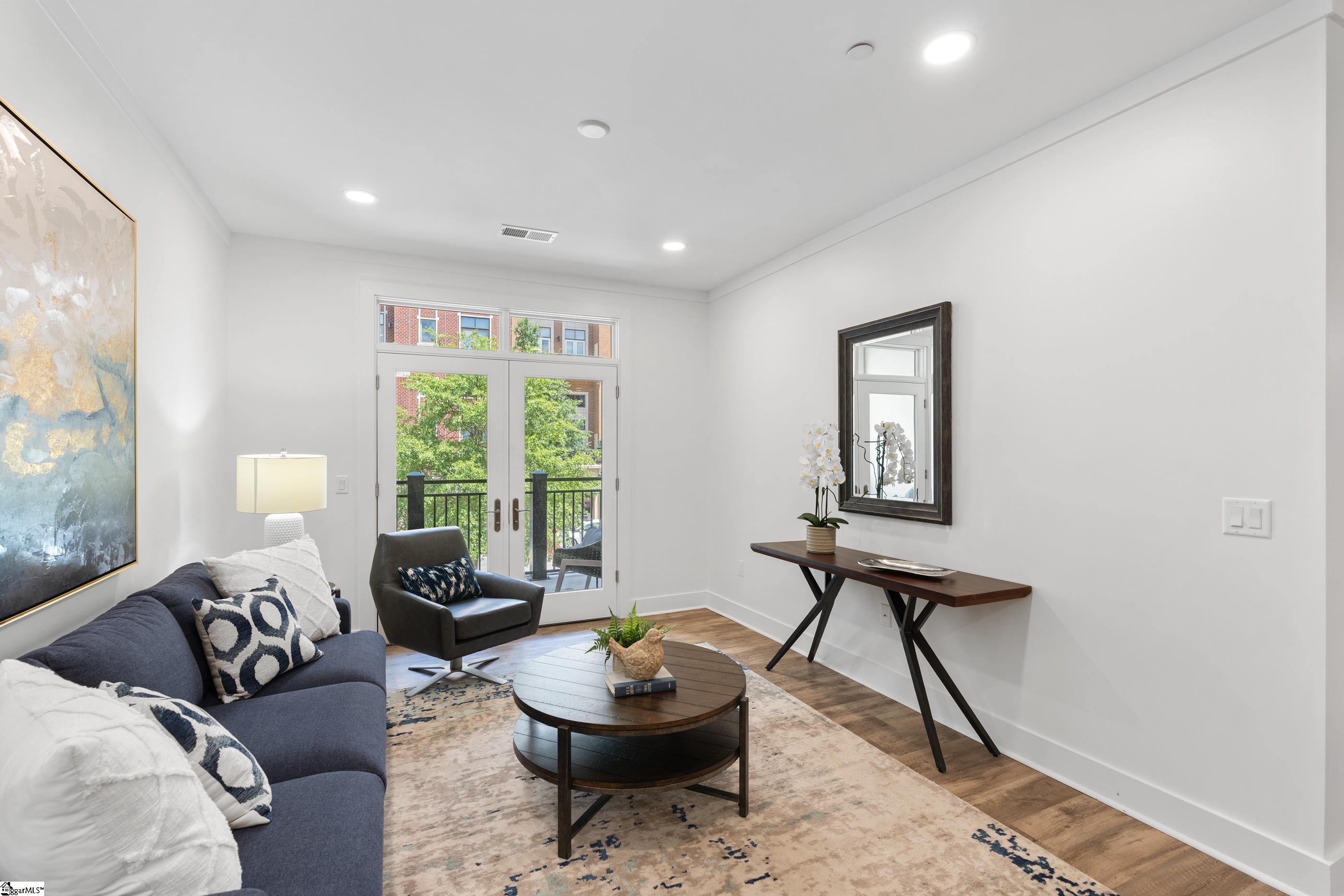 98 E McBee Avenue UNIT Unit 201 Greenville, SC 29601