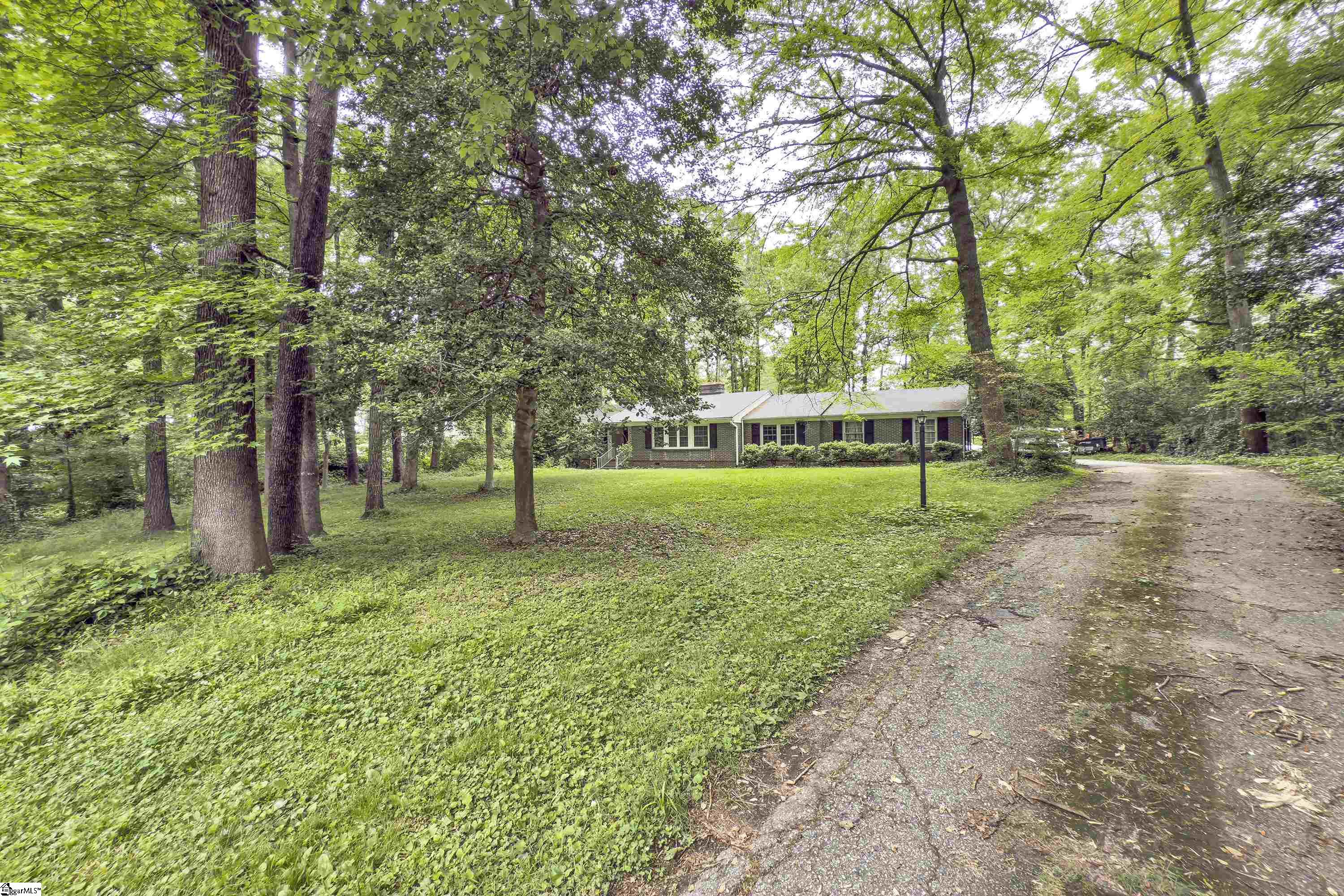 1304 NE Main Street Simpsonville, SC 29681