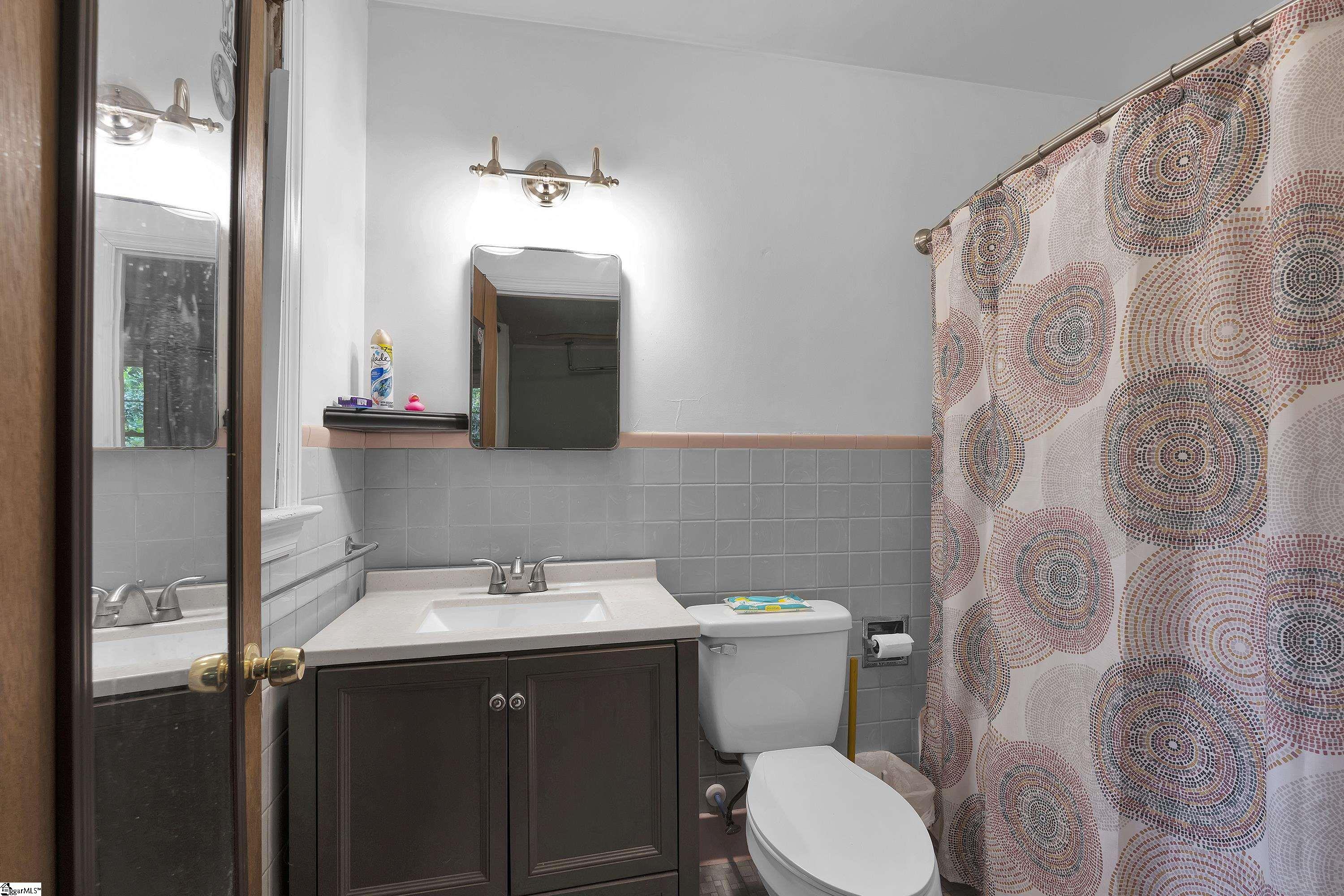 1304 NE Main Street Simpsonville, SC 29681