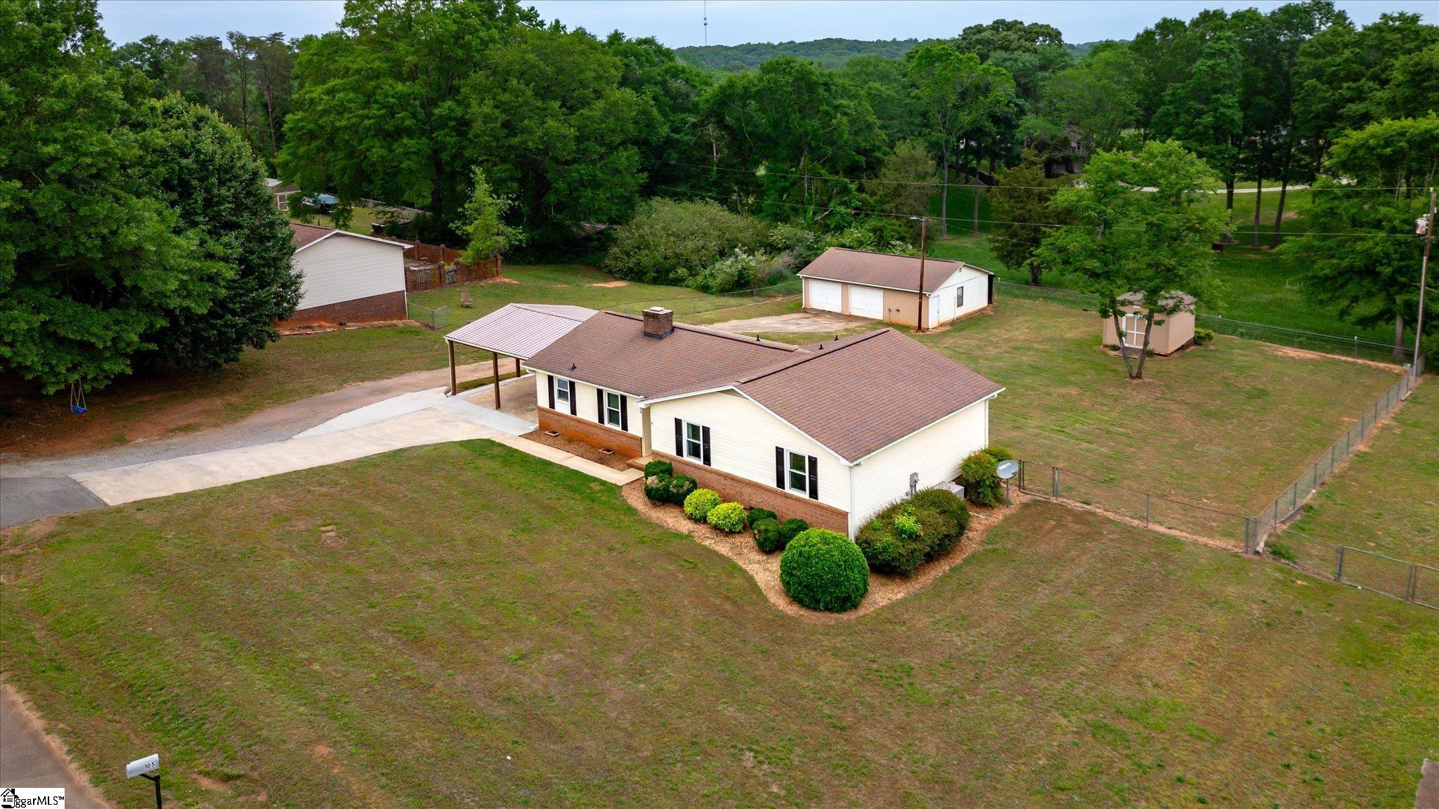 104 Country Glen Lane
