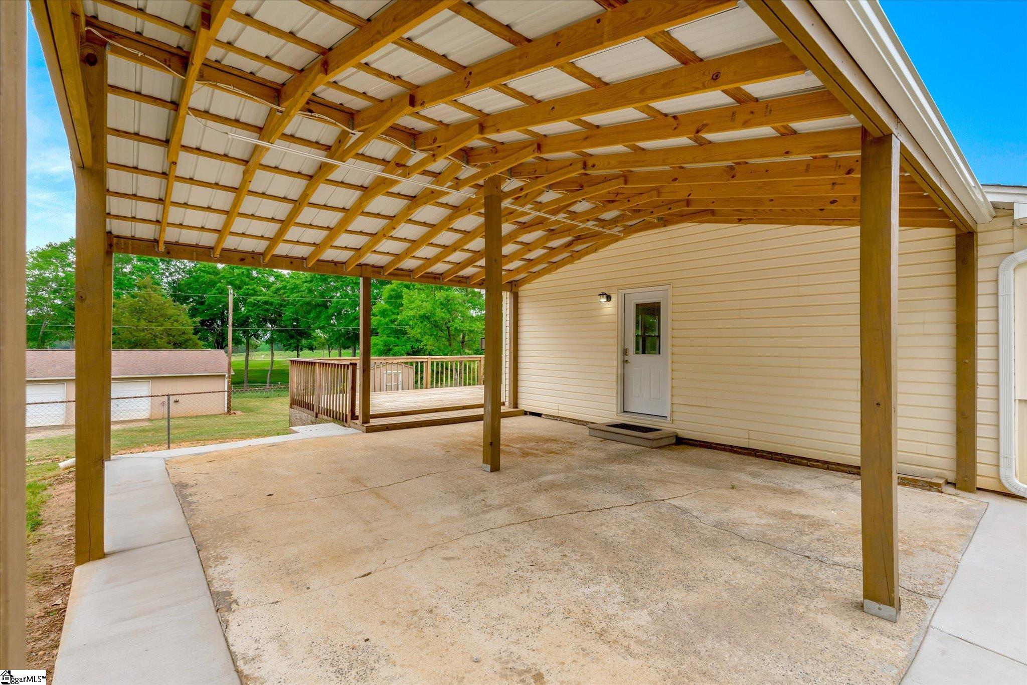 104 Country Glen Lane
