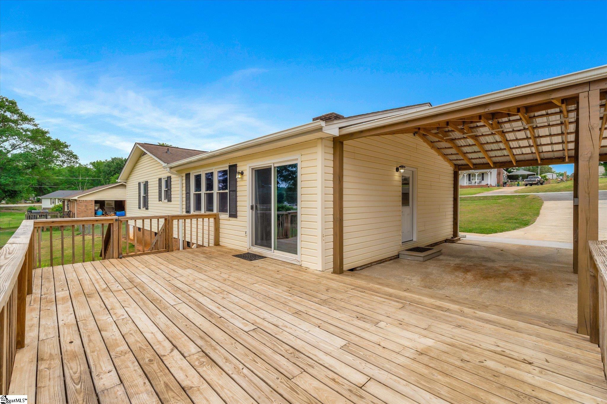 104 Country Glen Lane