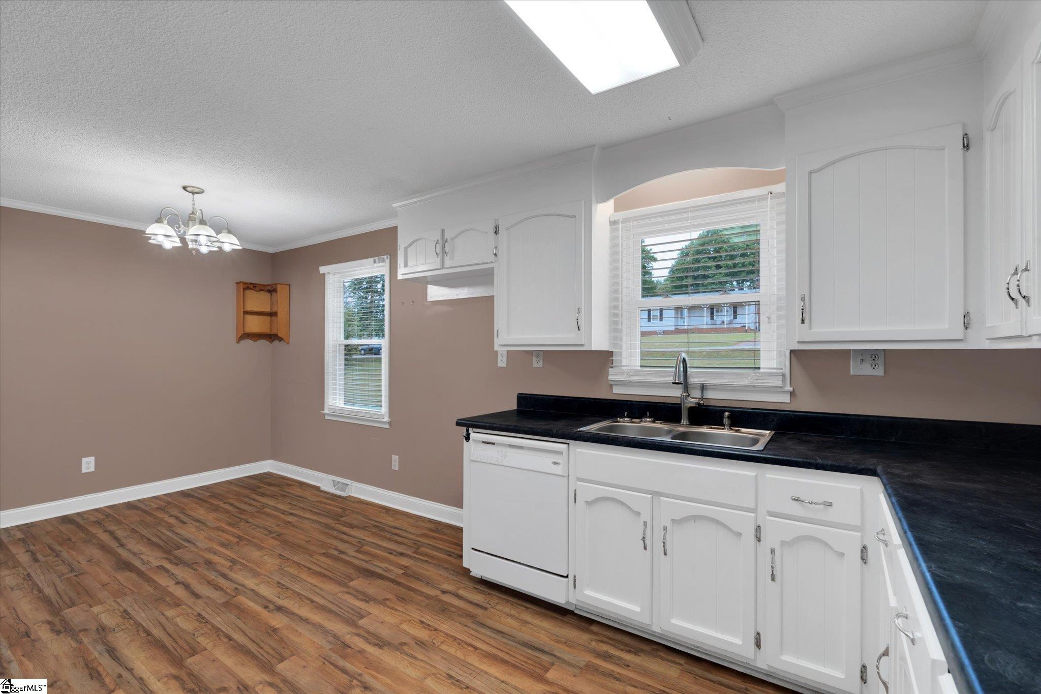104 Country Glen Lane