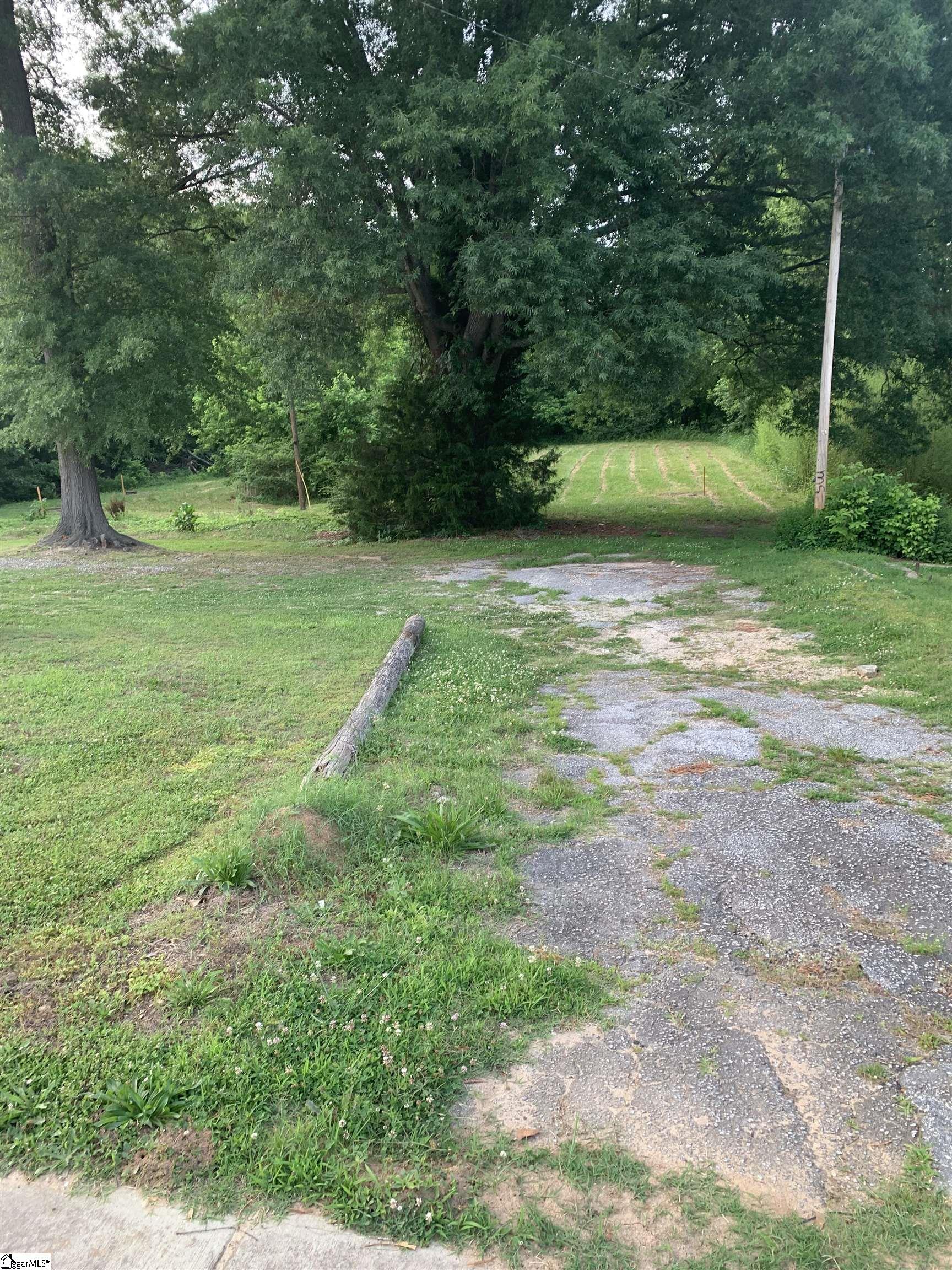 E Hampton Street Laurens, SC 29360
