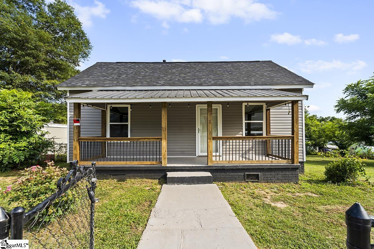 303 & 305 Beauregard Street Clinton, SC 29325