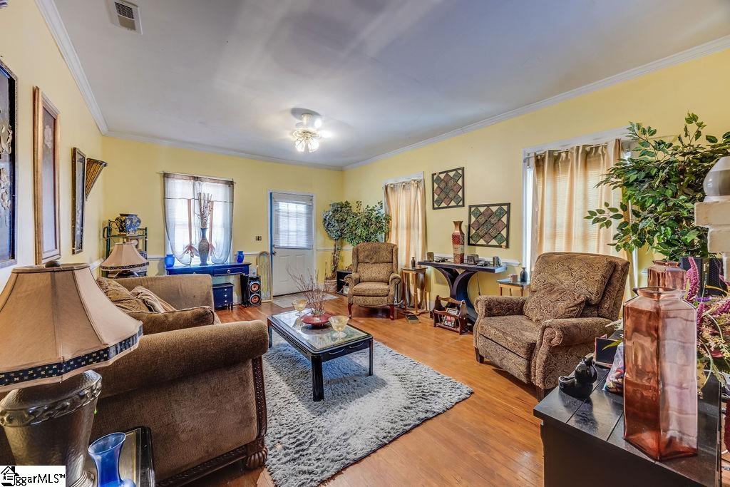 46 Peachtree Street Clinton, SC 29325