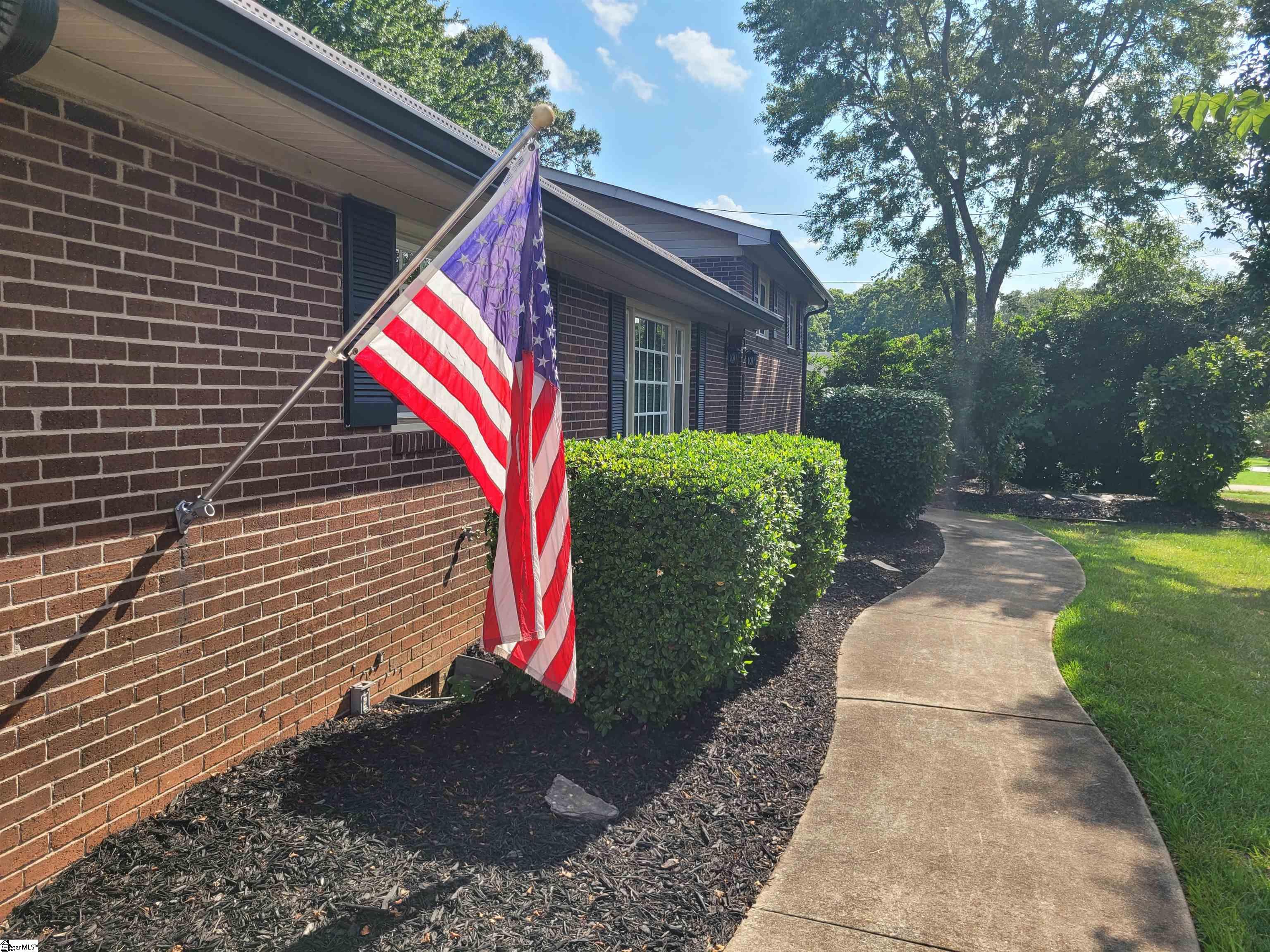 103 Pinehurst Drive Mauldin, SC 29662